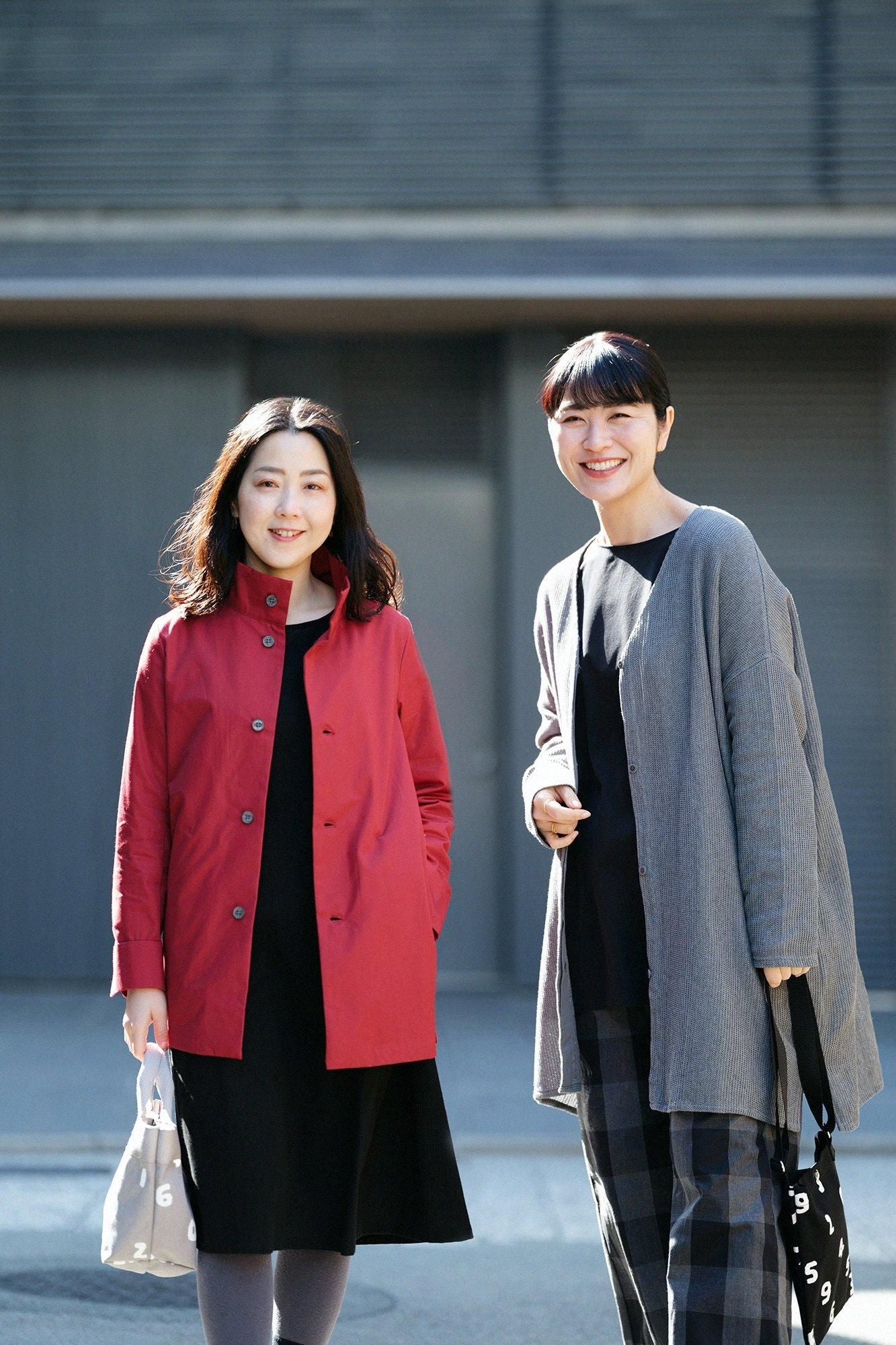 拉舍爾經編V領 輕型外套/薄灰色