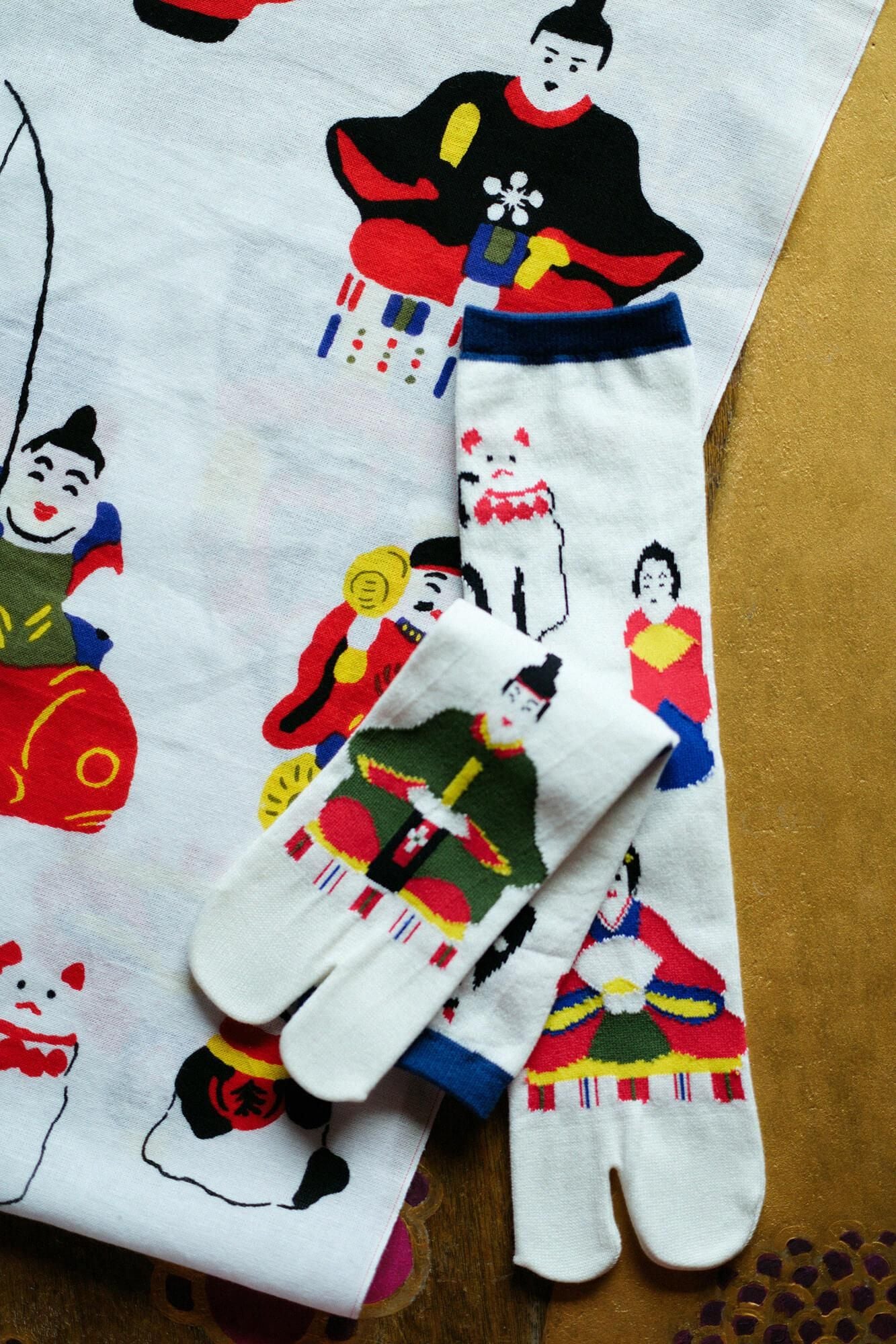 Isemomen Cotton Textile Handkerchief / Clay Doll