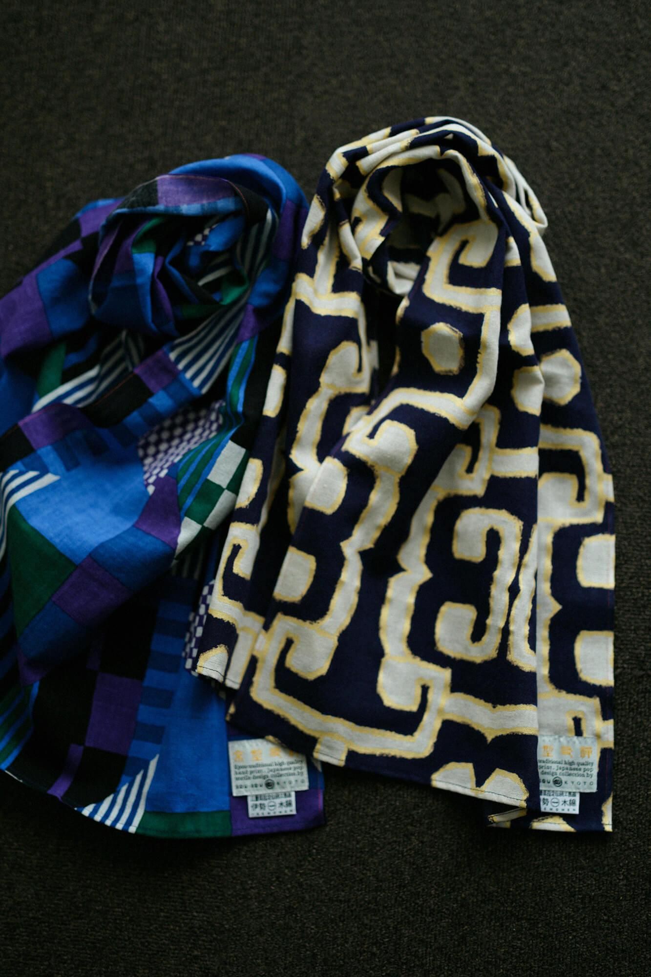 Isemomen Cotton Short Scarf / Geometric Pattern