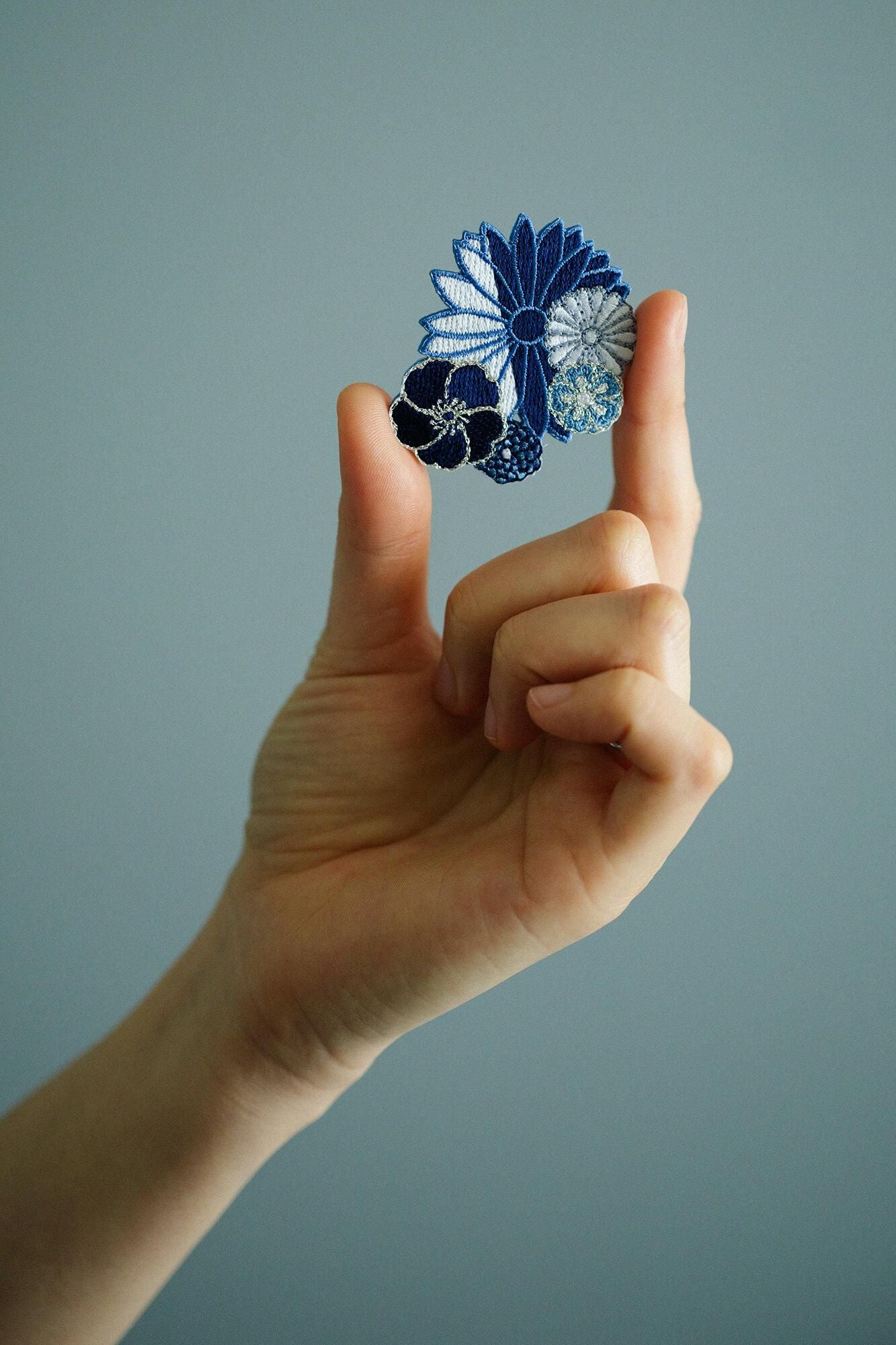 자수 브로치(Shukazari)/킨란돈스 료