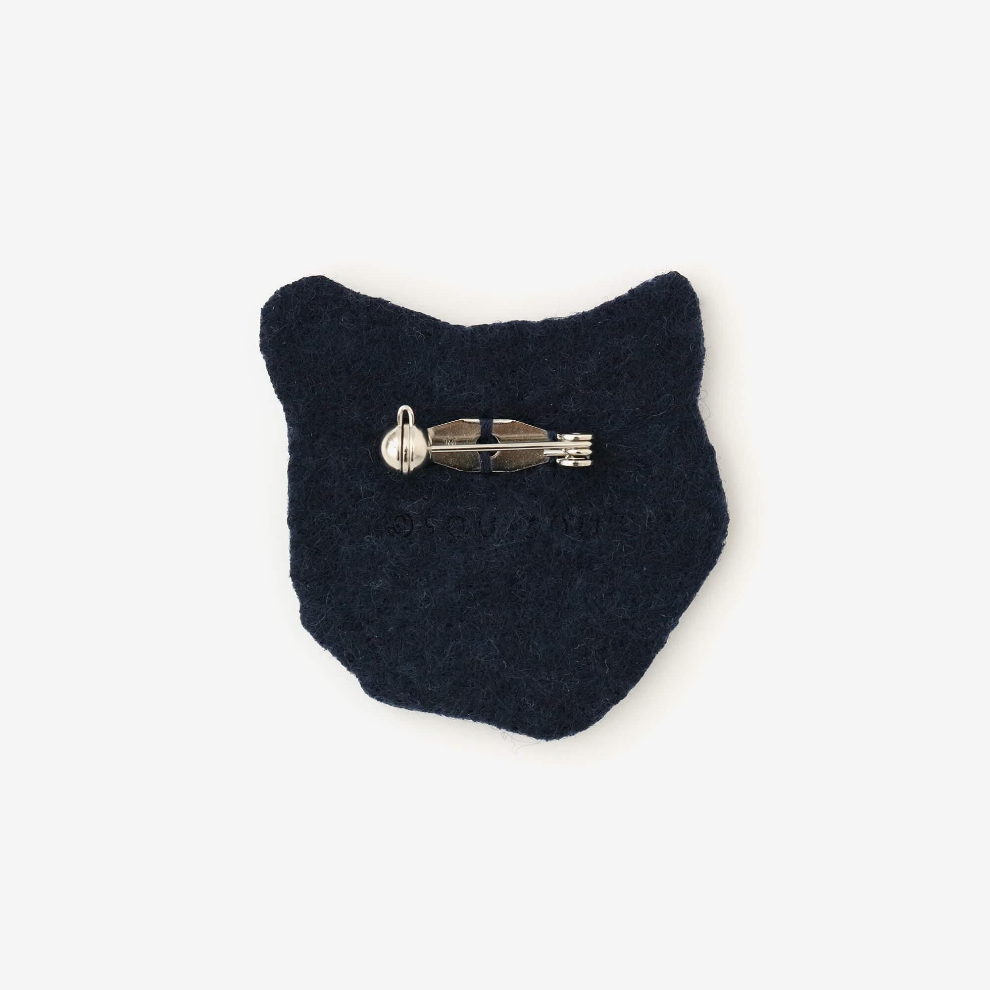 刺繍飾り(ししゅうかざり)/コネコ