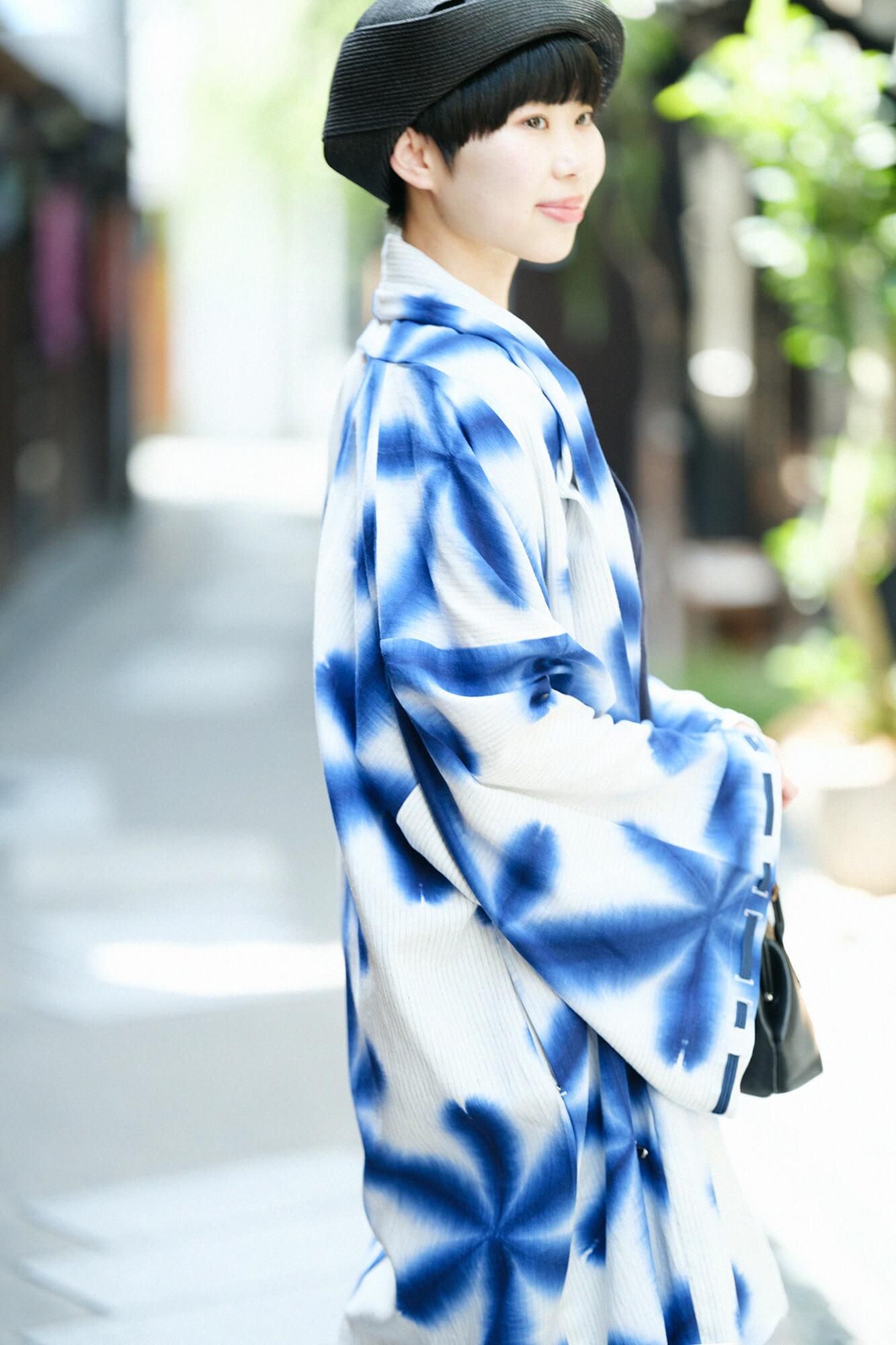 たばた絞り 綿麻 宮中袖(きゅうちゅうそで) 間(けん)単(ひとえ)/雪花(せっか) 濃紺(のうこん)