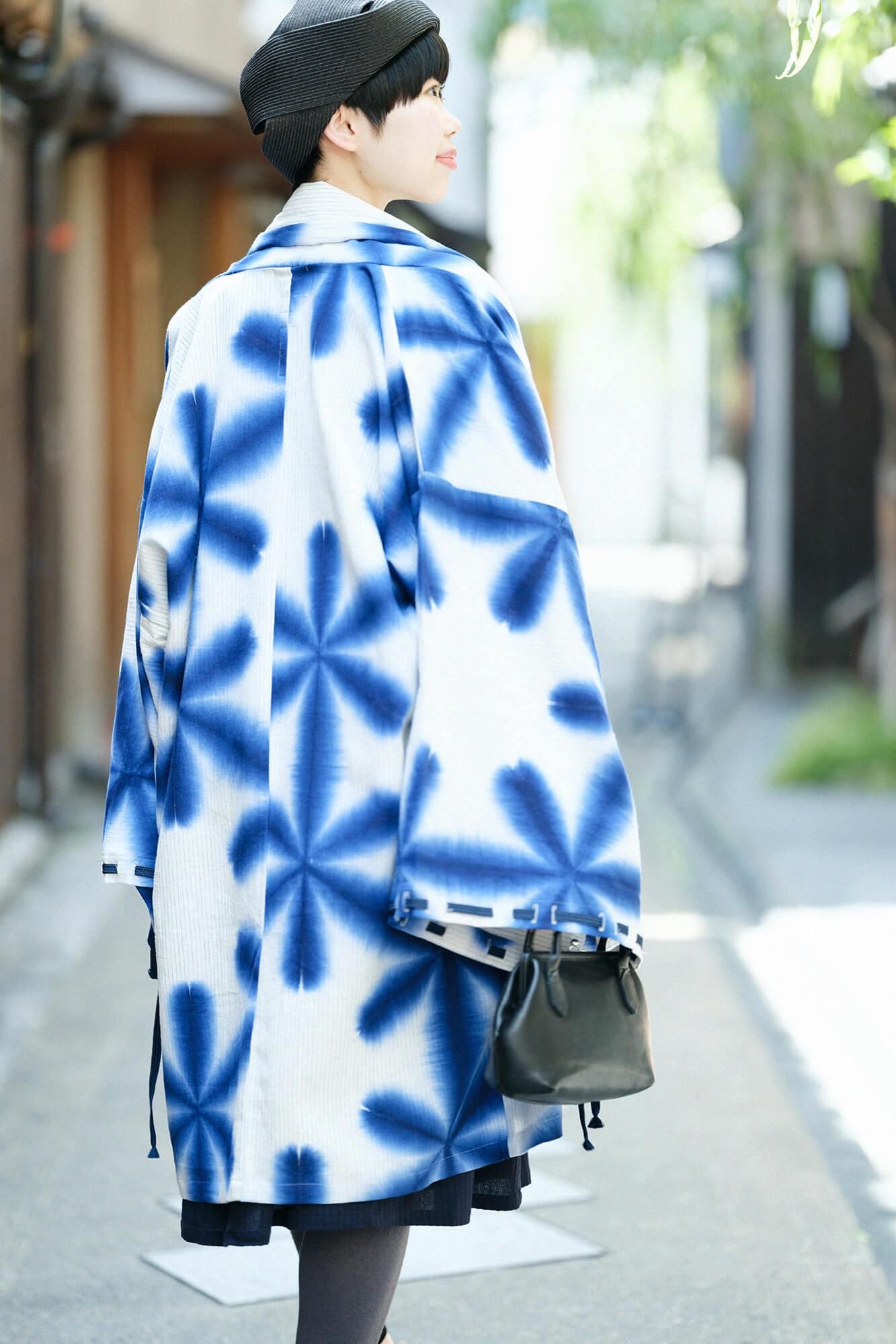 たばた絞り 綿麻 宮中袖(きゅうちゅうそで) 間(けん)単(ひとえ)/雪花(せっか) 濃紺(のうこん)