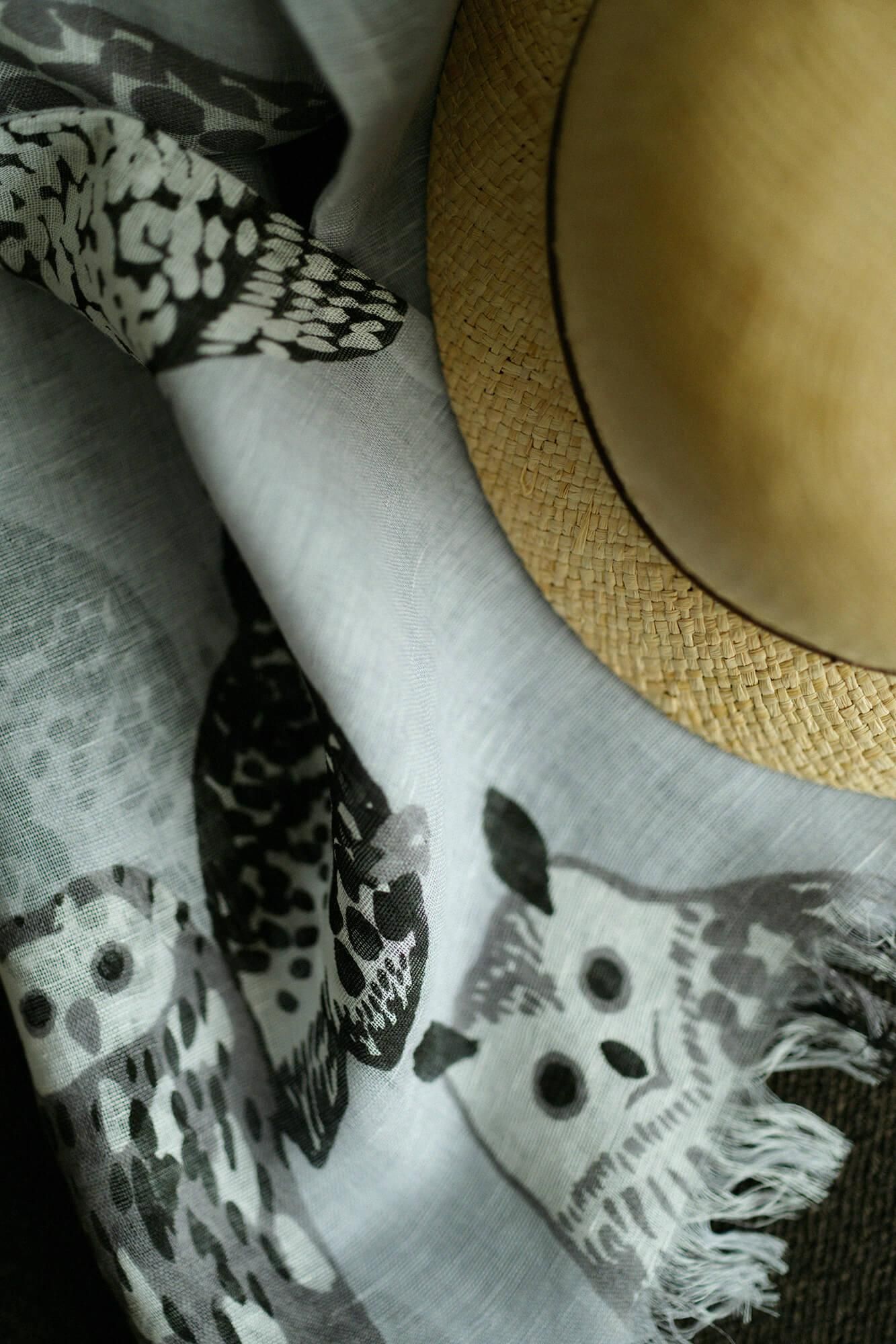 Cotton-linen Blend Ring-shaped Scarf / Owl