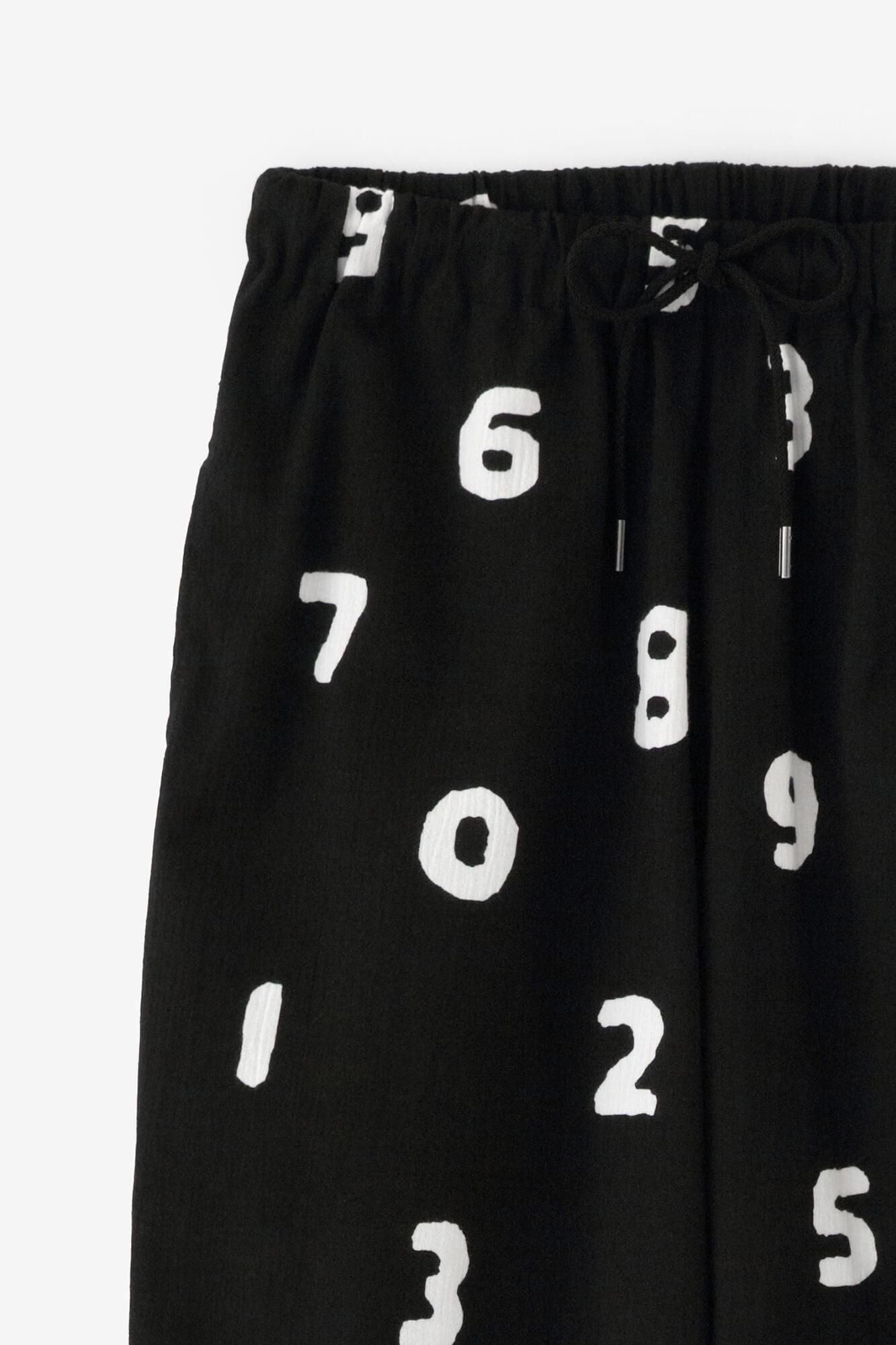 【官網限定】高島縮棉 20/20休閒窄管長褲/ SO-SU-U十數黑色