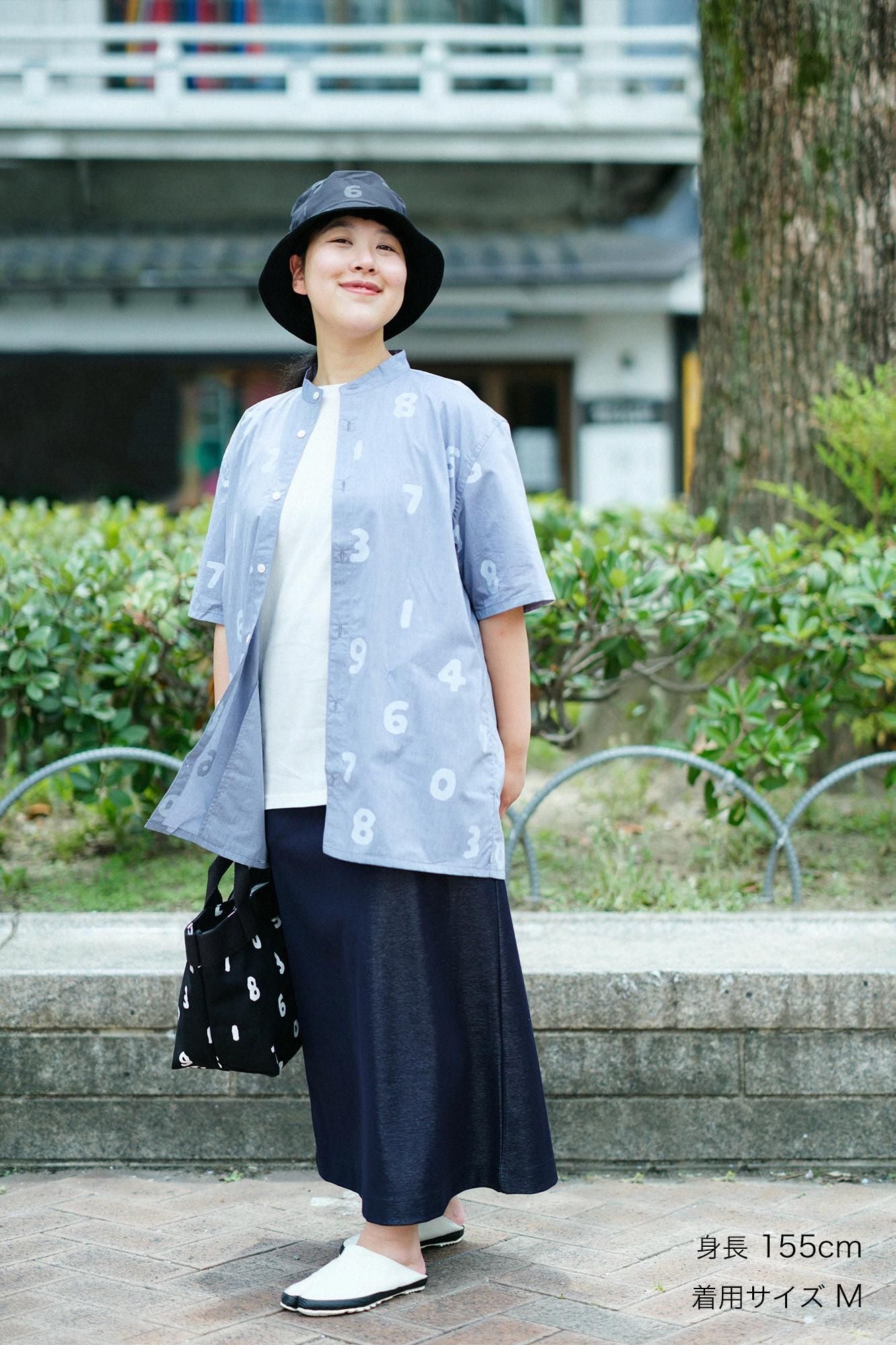 【net限定30%OFF】スタンドカラー半袖シャツ SP/SO-SU-U 紺鼠(こんねず)