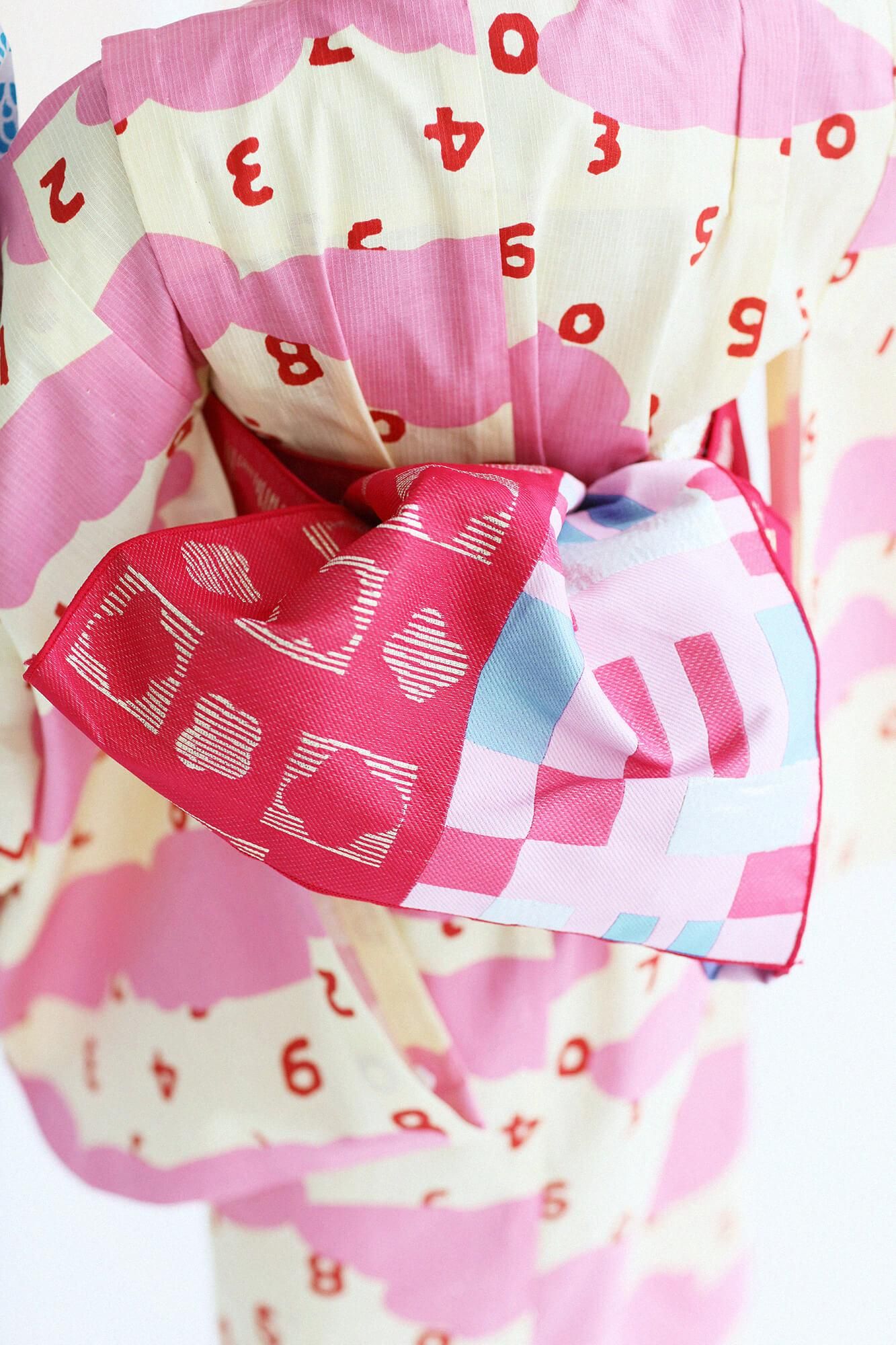 ● Hekoobi/Yuuenchi 딸기