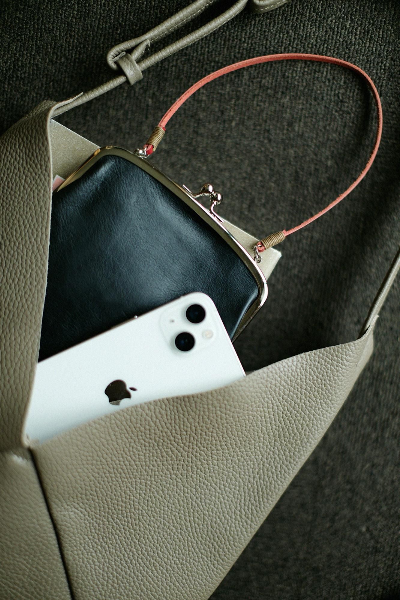 革 がま口 (大)/濡羽色(ぬればいろ)×豆SO-SU-U