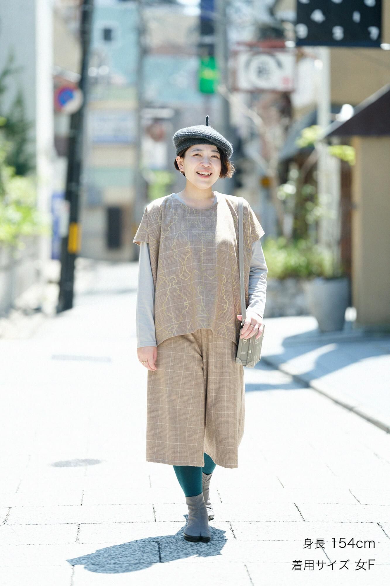 【官網限定】千鳥格紋織方形上衣/裝飾金具柴染色