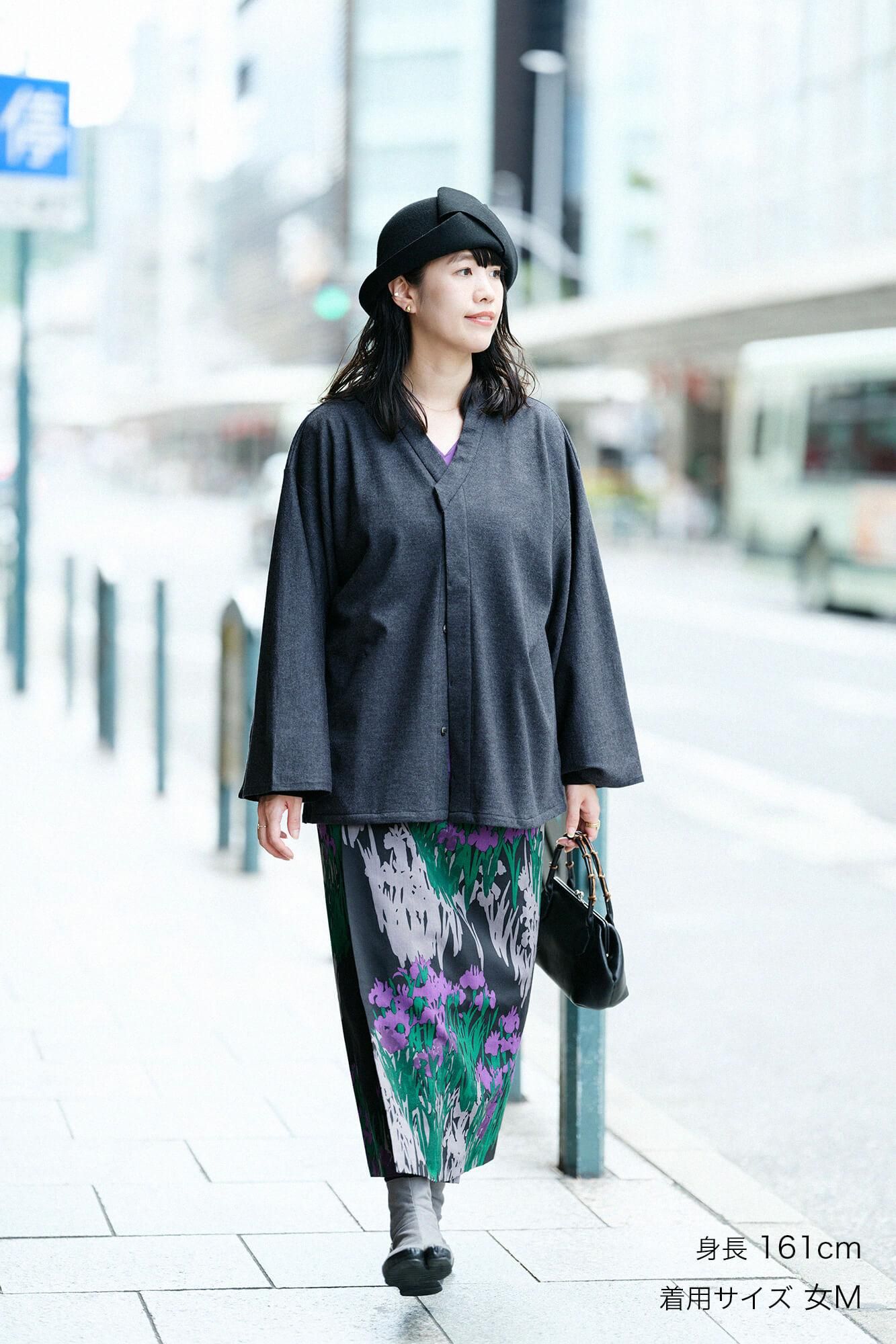 梳毛 針織圓弧袖襯衫 細領 短版/灰墨色