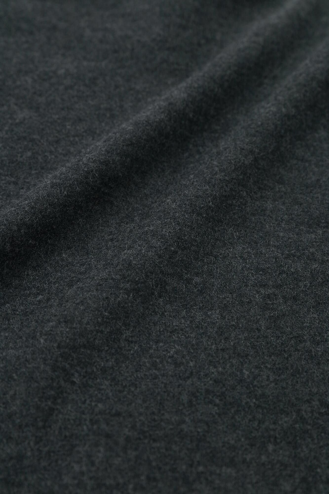 梳毛 針織圓弧袖襯衫 細領 短版/灰墨色