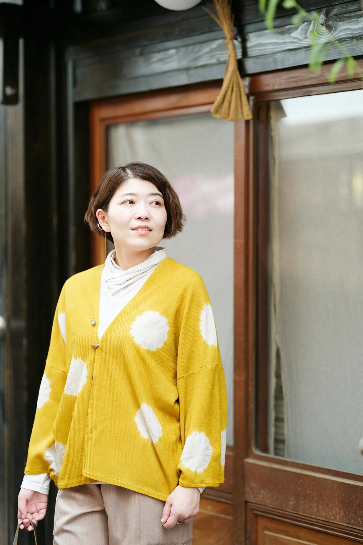 【net限定】近清絞り 梳毛(そもう) はつき/水玉大(みずたまだい) 芥子色(からしいろ)×灰白色(かいはくしょく)