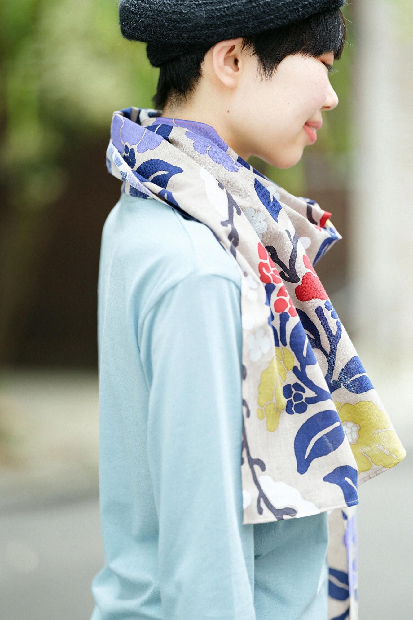 Isemomen Cotton Scarf / Camellia in Snow