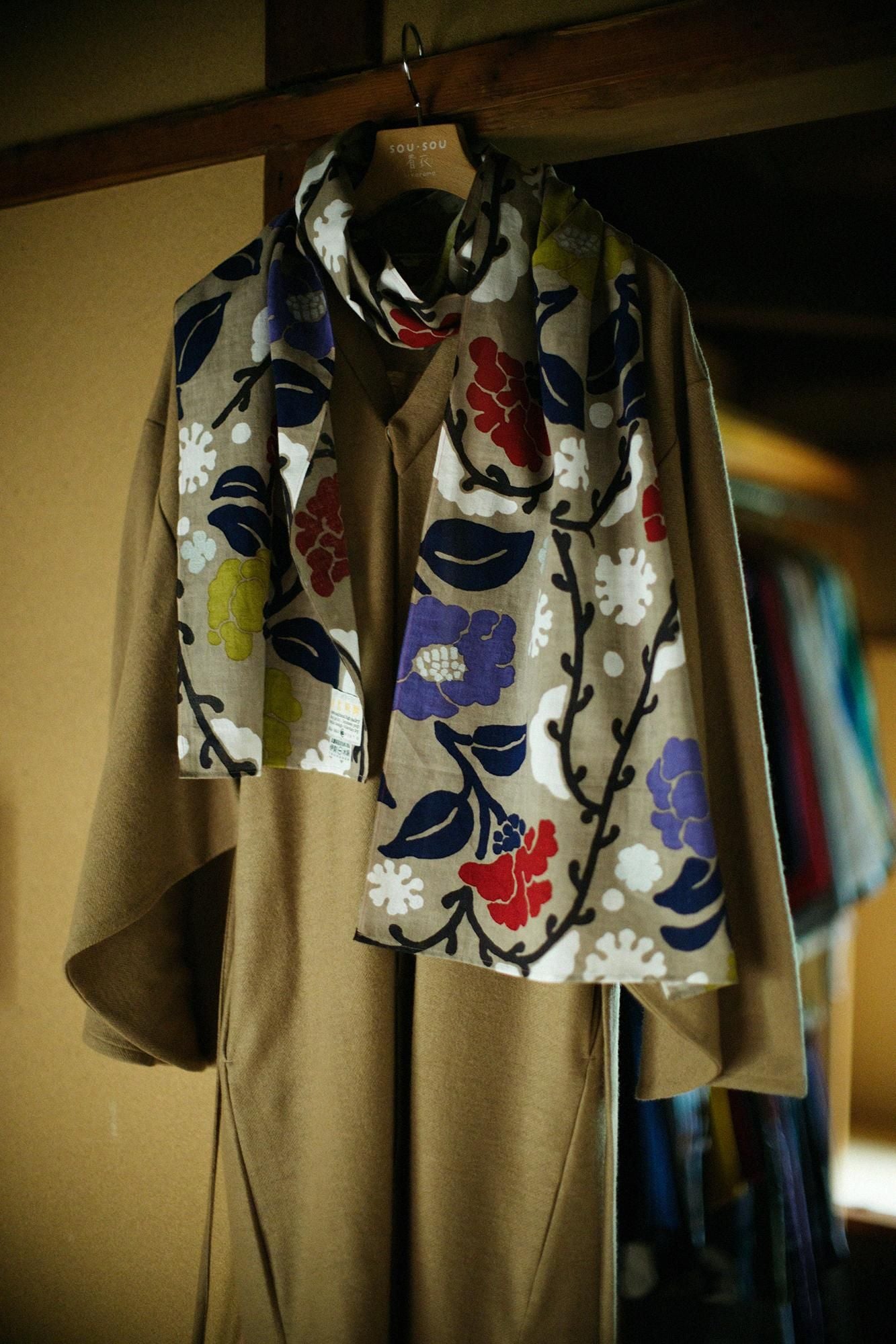 Isemomen Cotton Scarf / Camellia in Snow