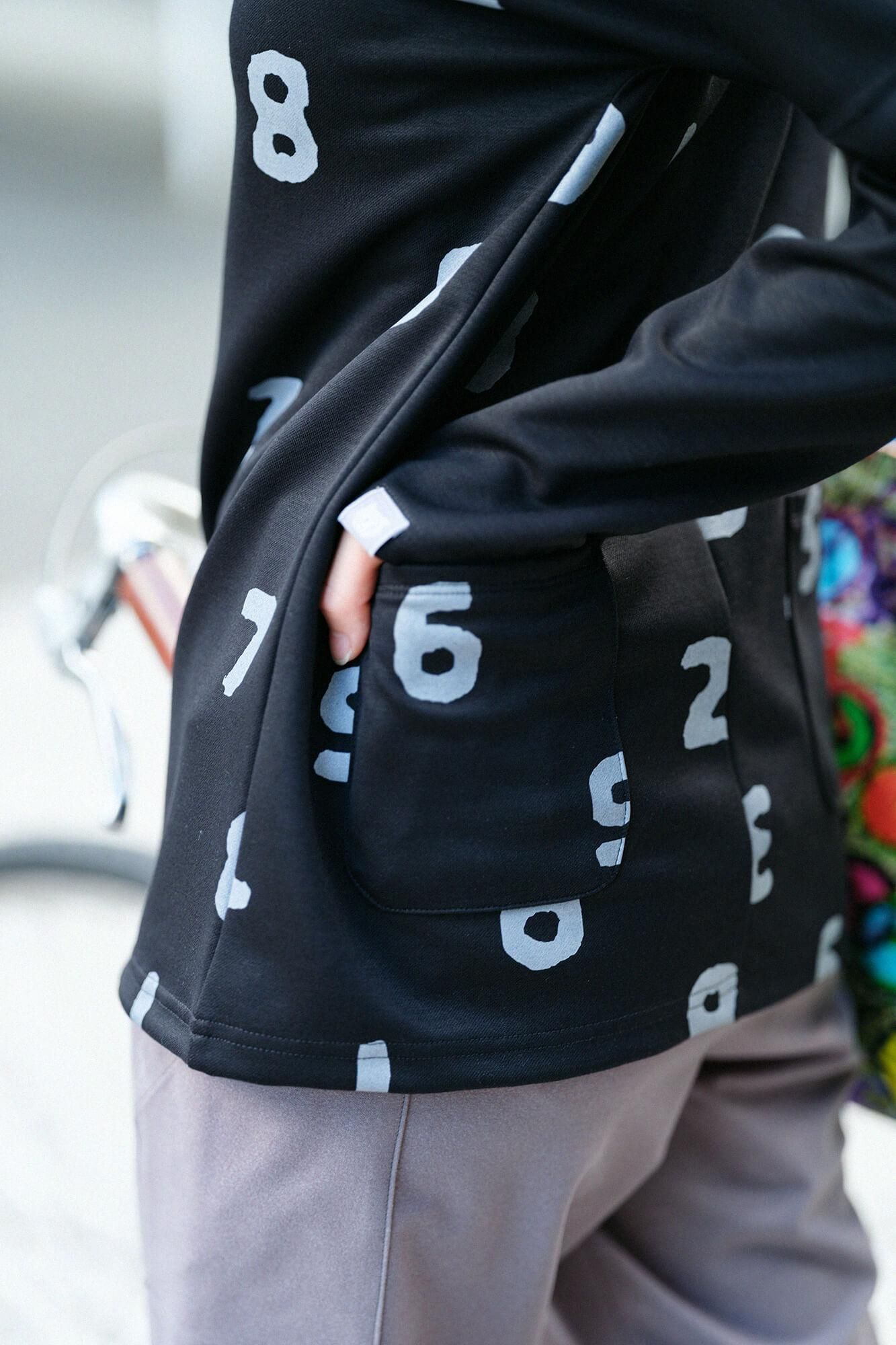 【net限定】ダンボールニット 型ぬき長袖Tシャツ/SO-SU-U上下(しょうか) 濡羽色(ぬればいろ)