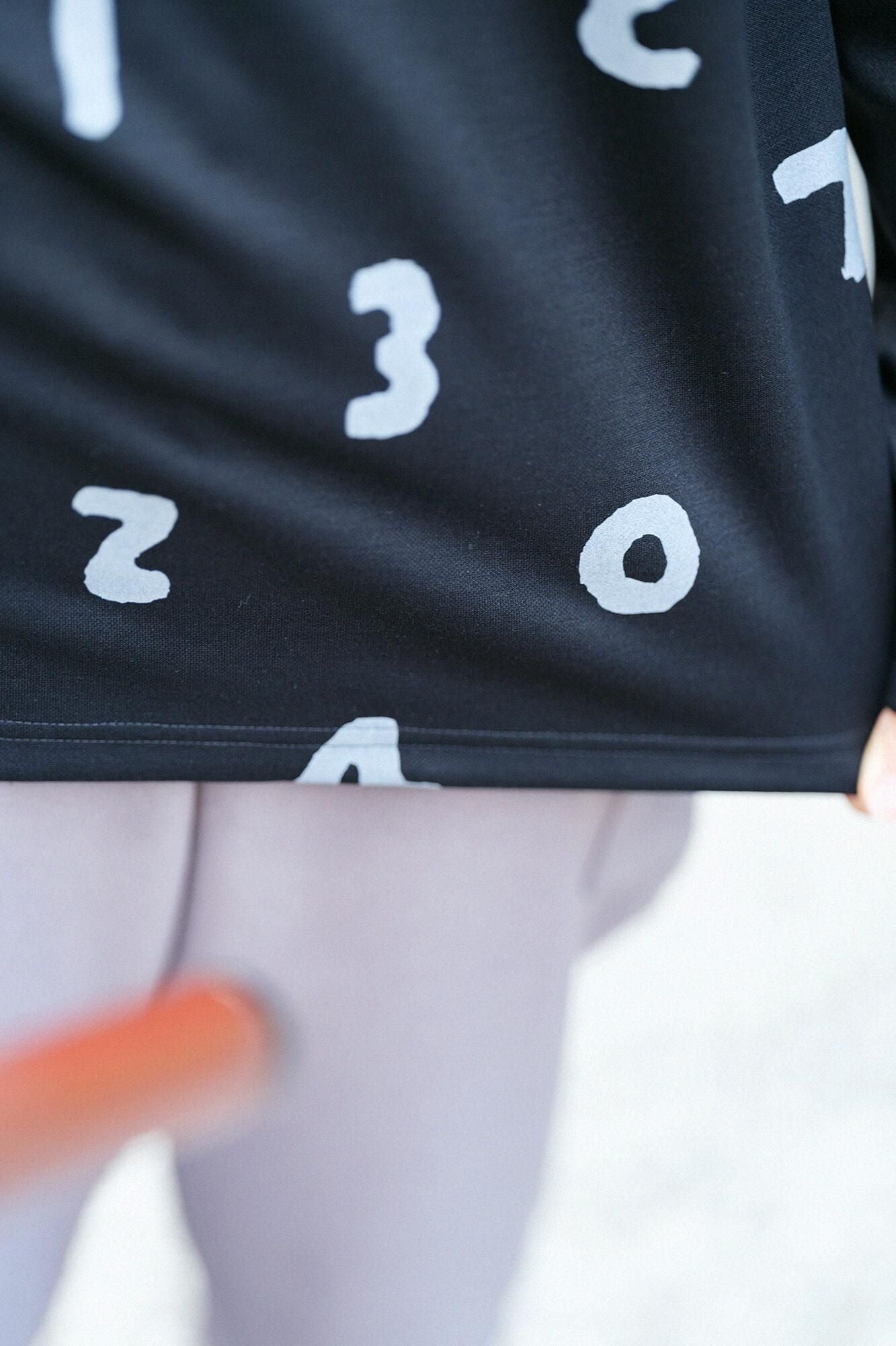 【net限定】ダンボールニット 型ぬき長袖Tシャツ/SO-SU-U上下(しょうか) 濡羽色(ぬればいろ)