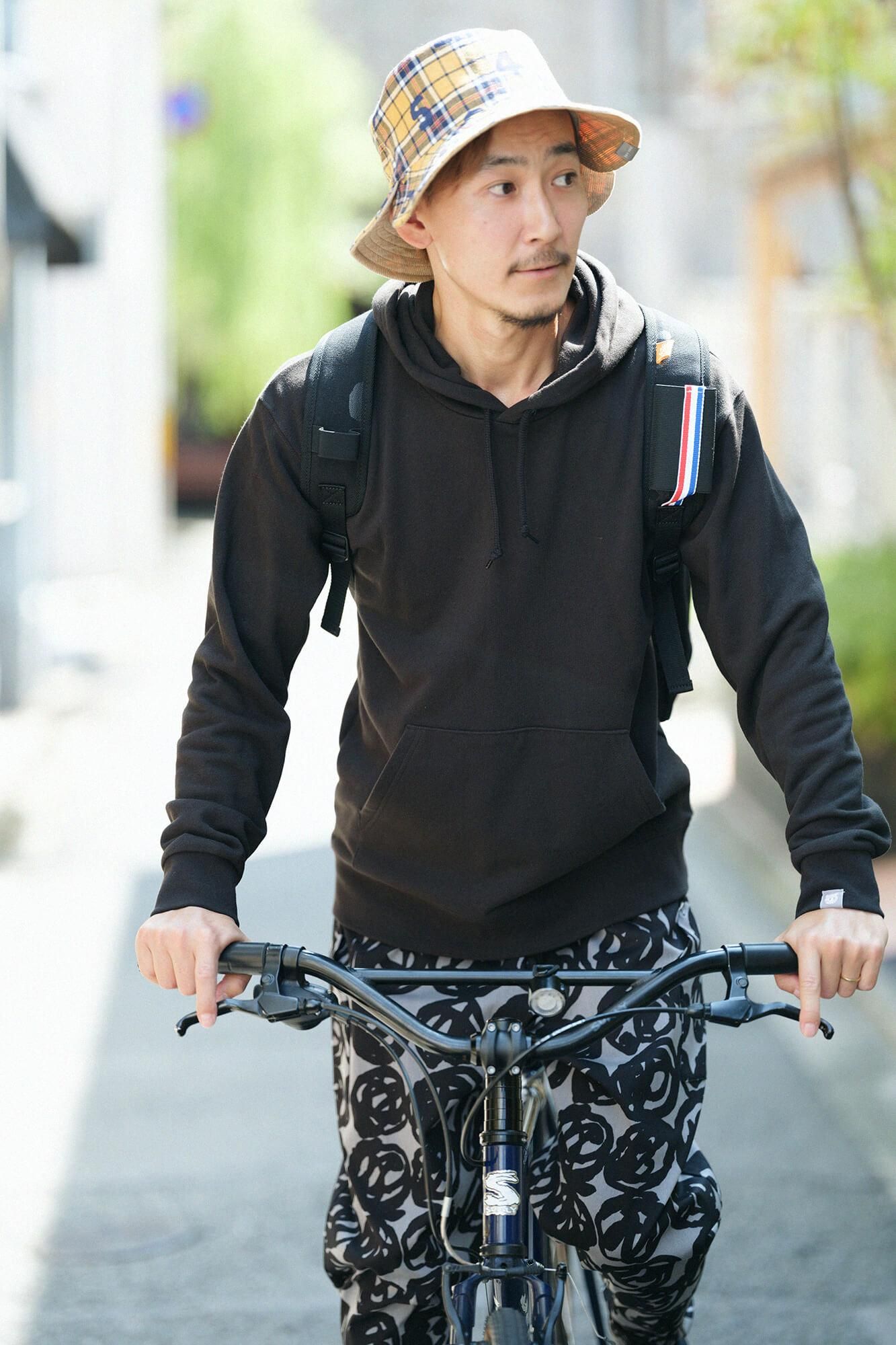 Chapeau de vélo réversible / chèque jaune x so-su-u