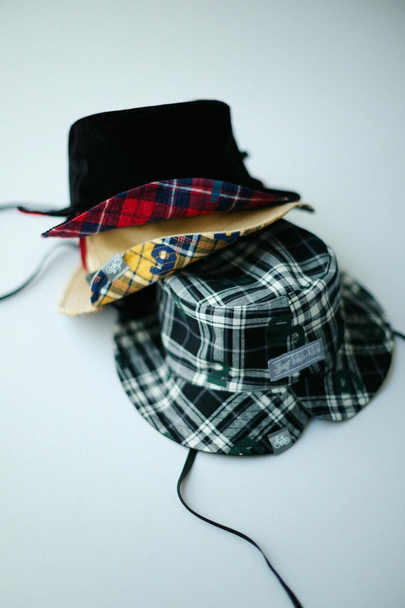 Chapeau de vélo réversible / chèque jaune x so-su-u