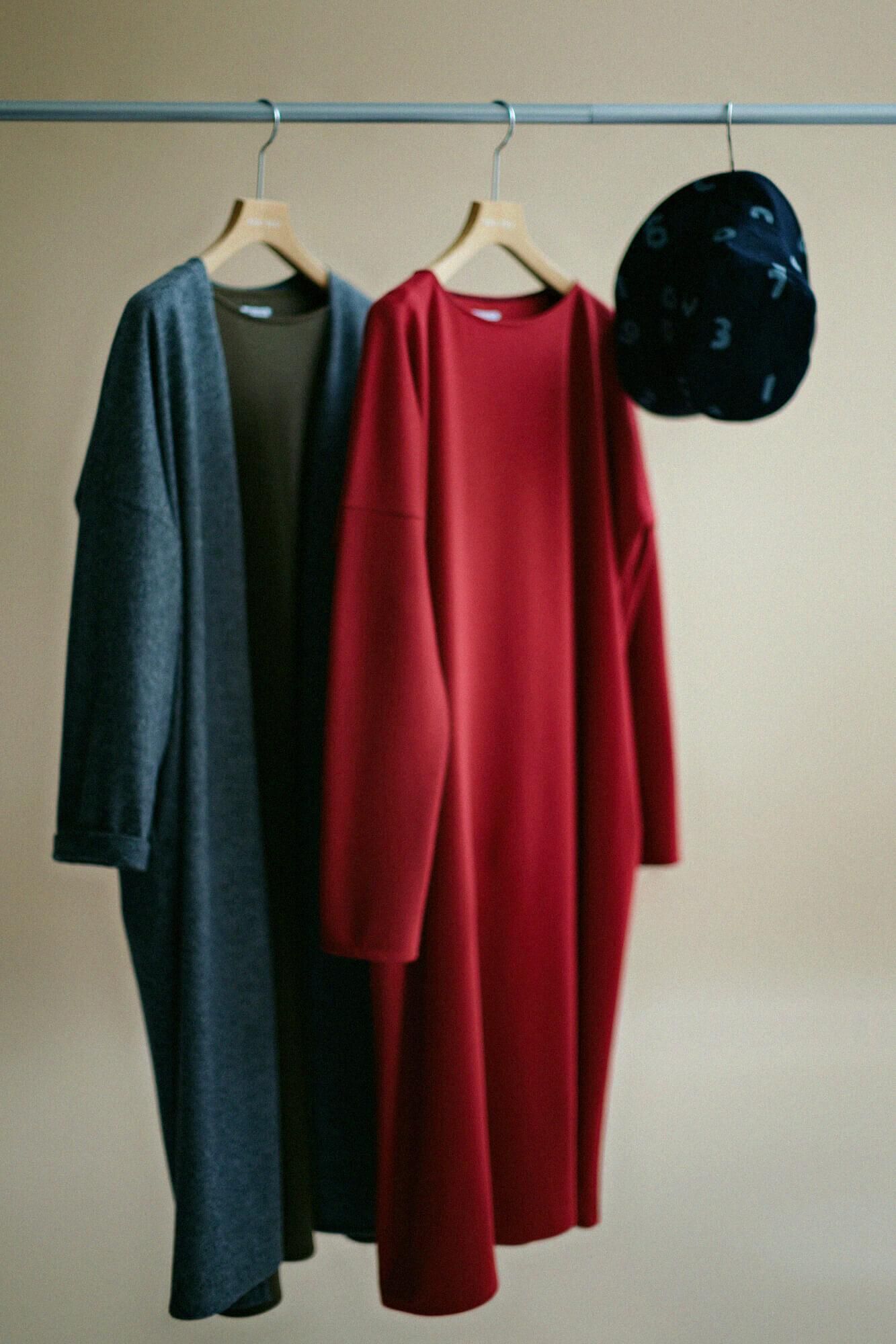 羊毛混紡 羅紋針織布 船領長袖連身裙/綠褐色