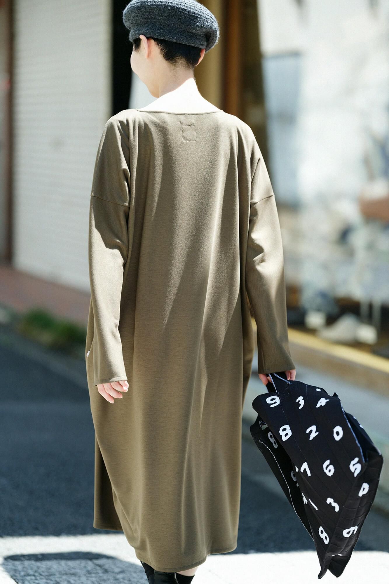 羊毛混紡 羅紋針織布 船領長袖連身裙/綠褐色