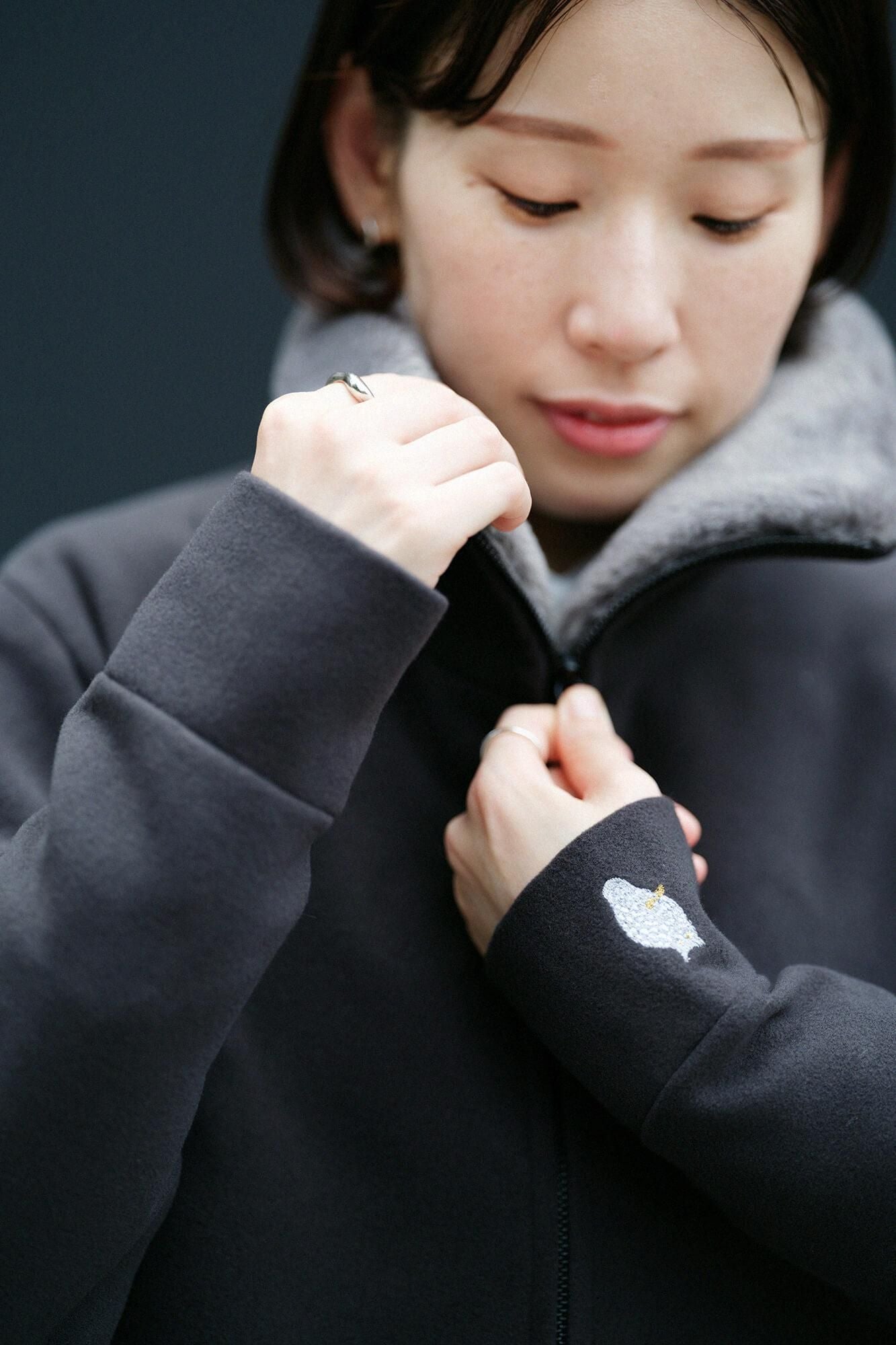 【net limited】Melton High-neck Blouson / Dark Grey × SO-SU-U