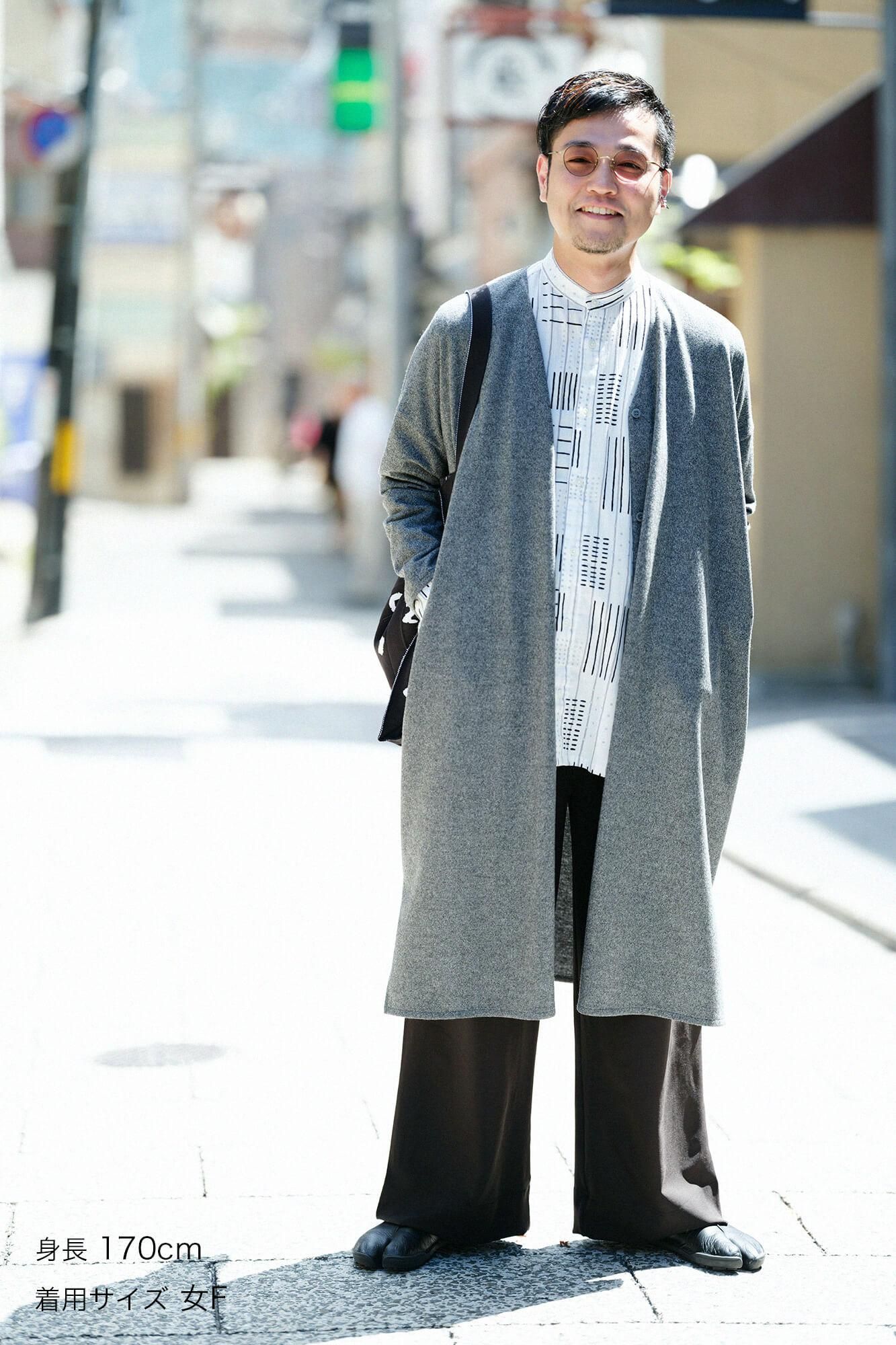 Super 100's 羊毛V領輕型外套/灰墨色