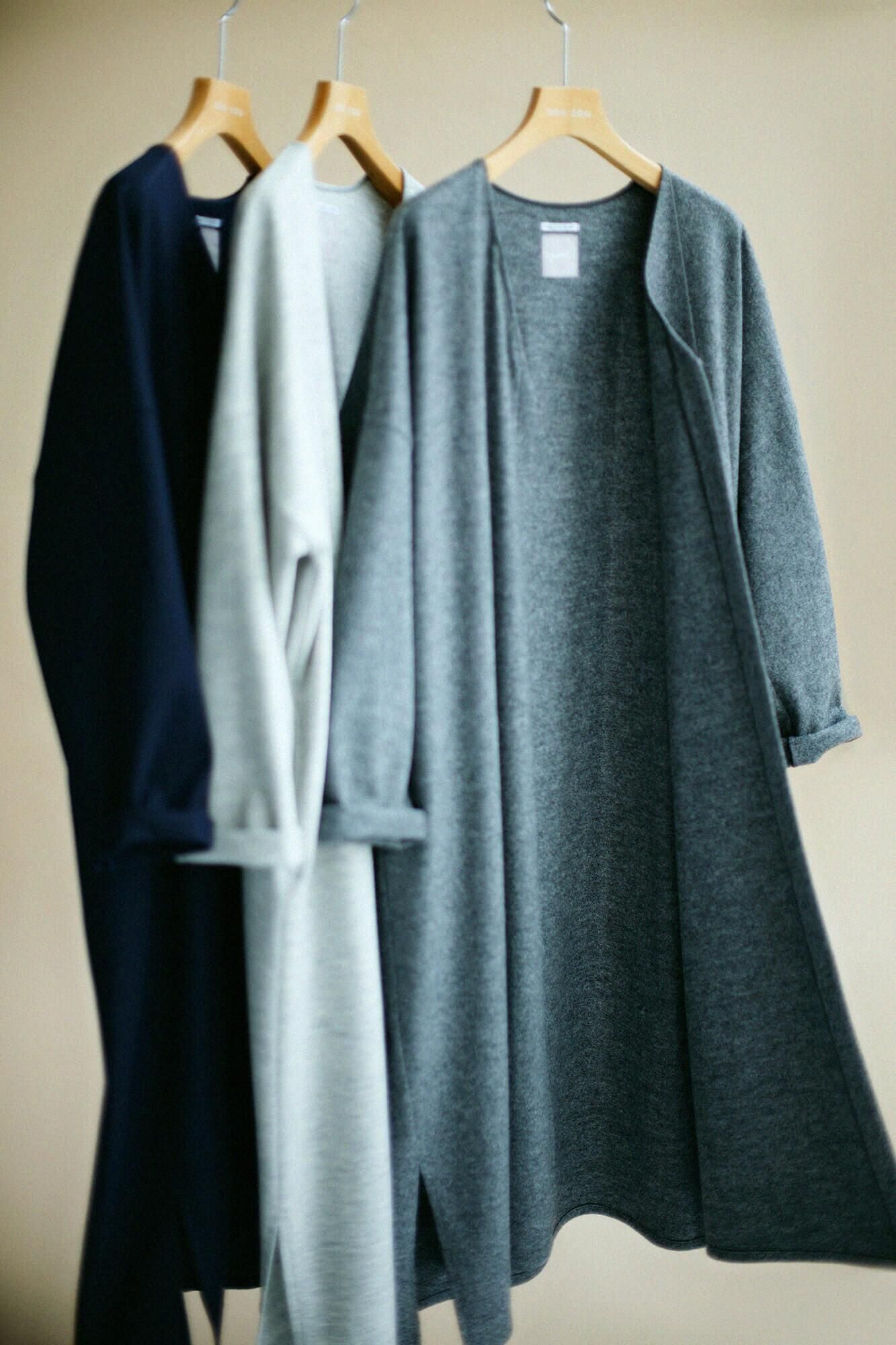 Super 100's 羊毛V領輕型外套/灰墨色