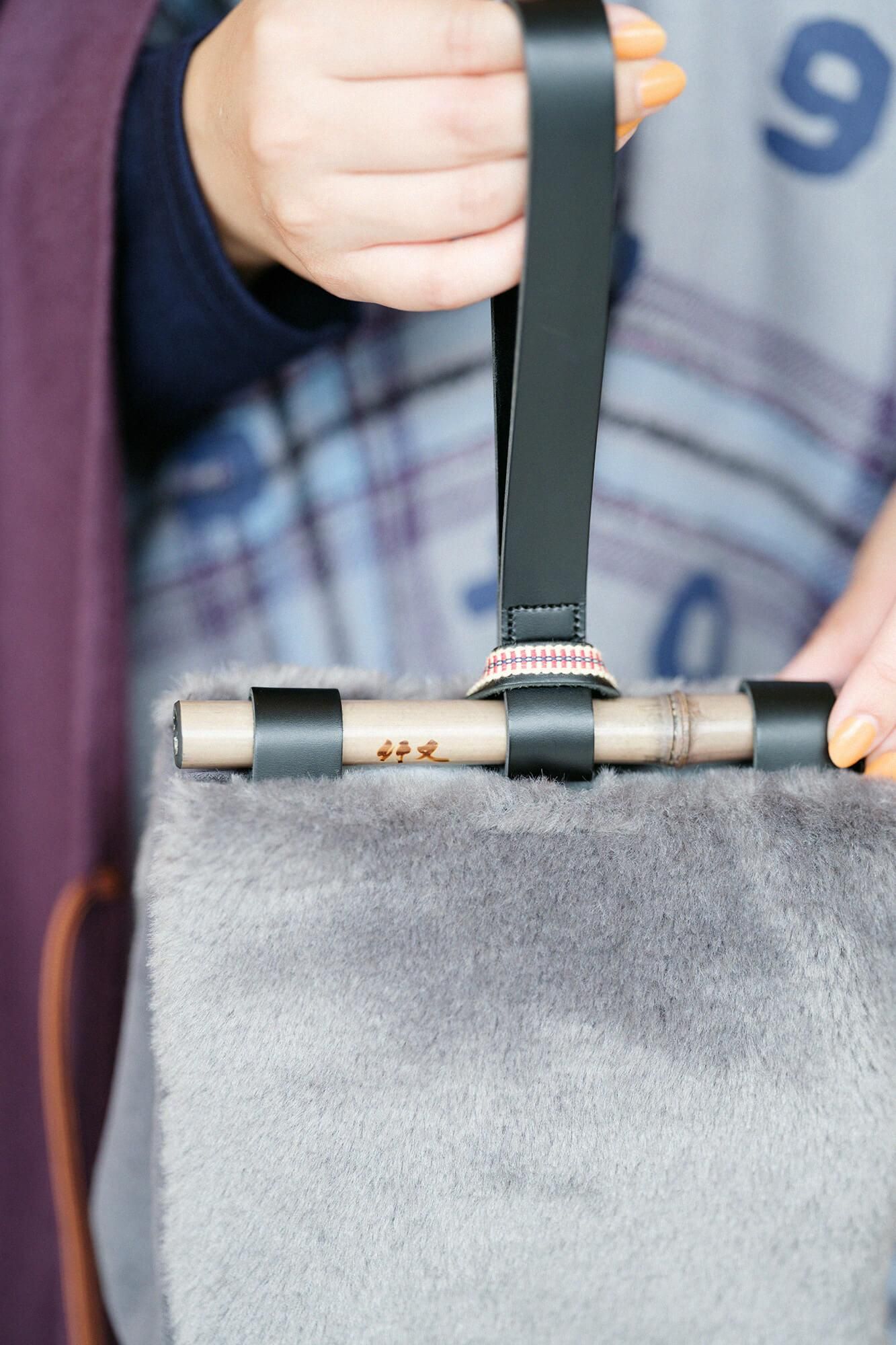 人造皮毛 道行小筥 竹柄手提包 染竹 小/鉛色