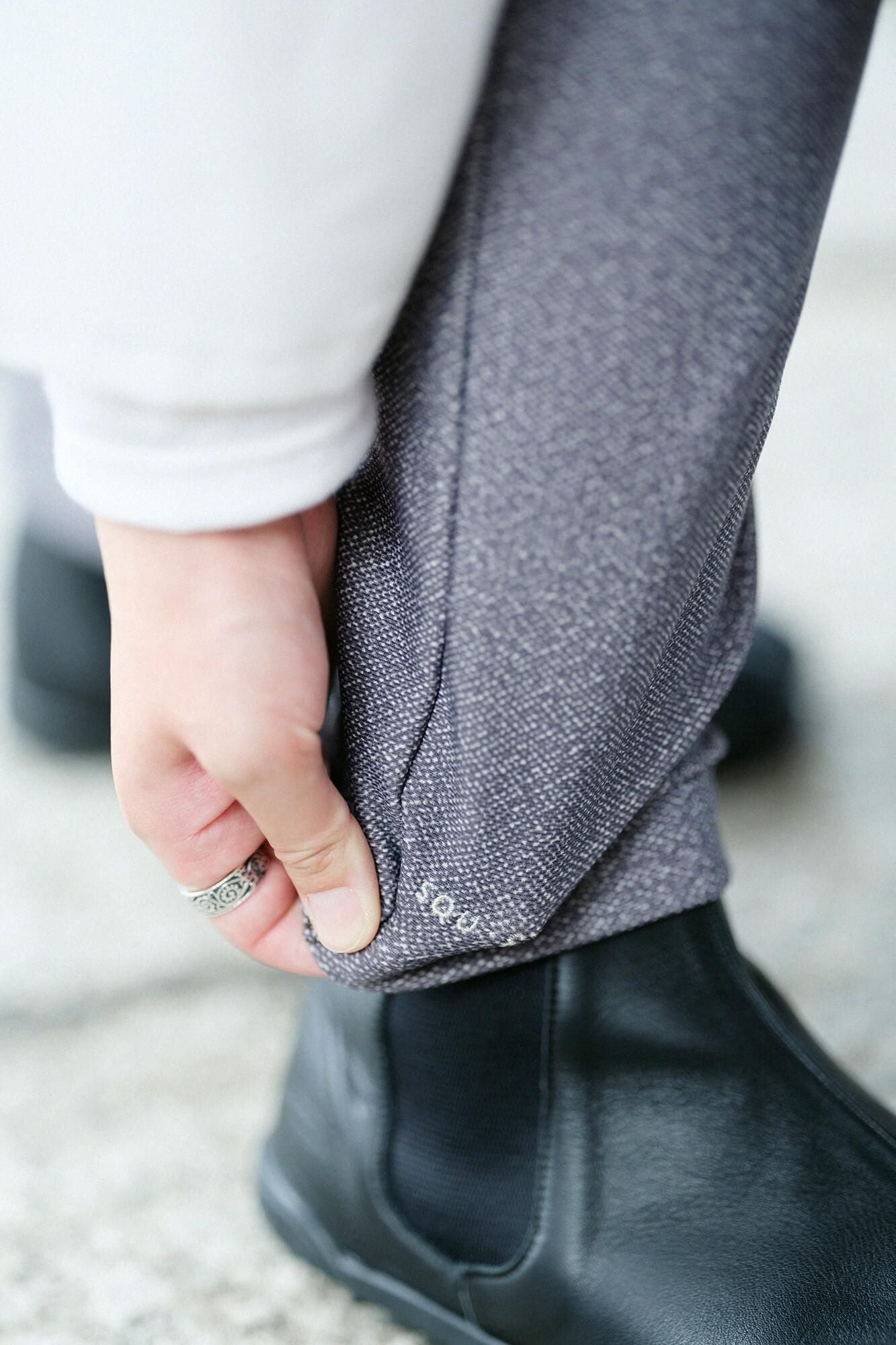 【net限定】ヒートパフォーマ(R) 細形(ほそなり)えんゆう穿き/鉛色(なまりいろ)