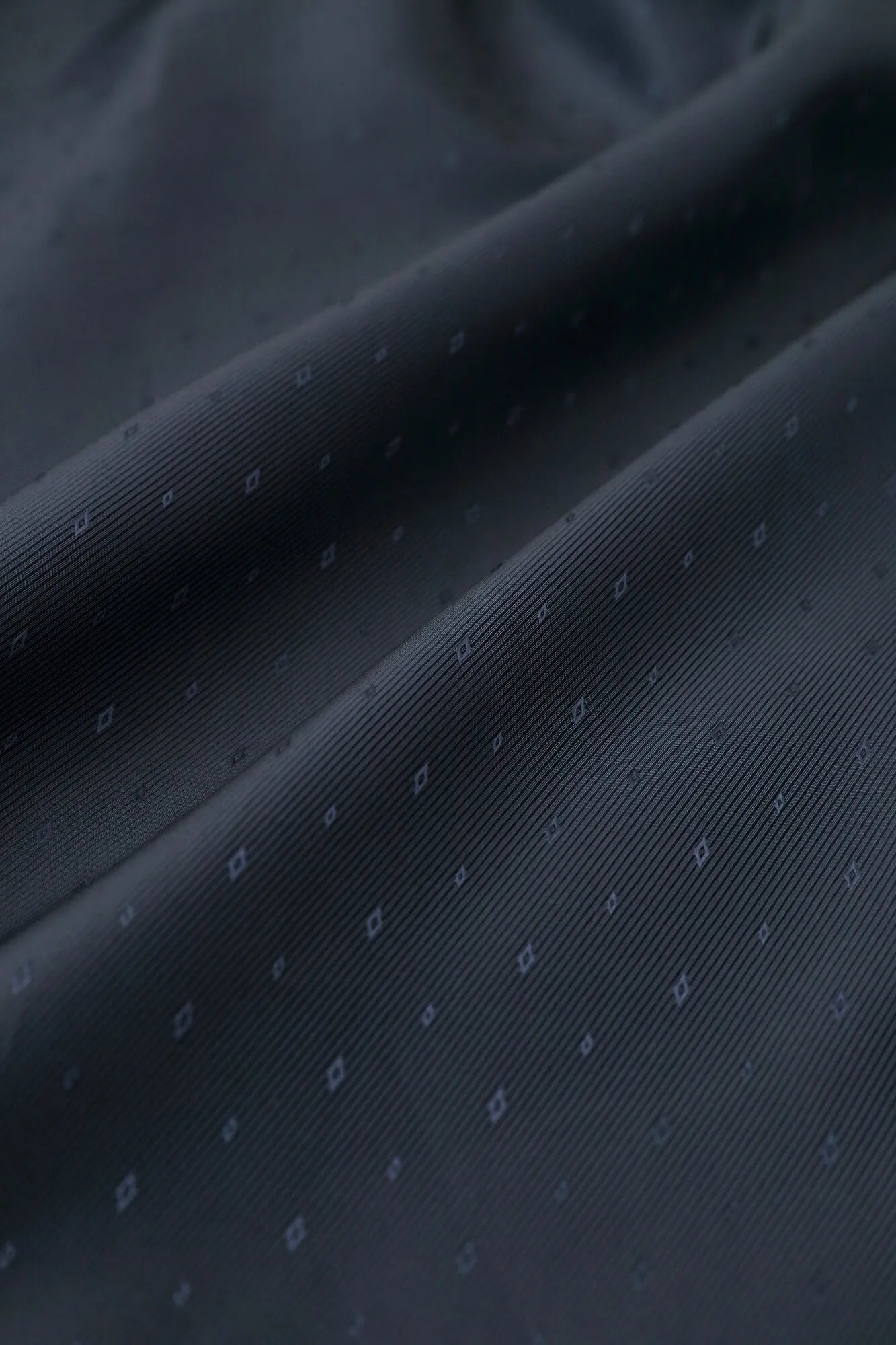 Moket Jinbaori (veste de cérémonie en textile traditionnel) Naka-wata-awase / Yamadodō (motif de montagnes en colère) Nōkon (bleu profond)