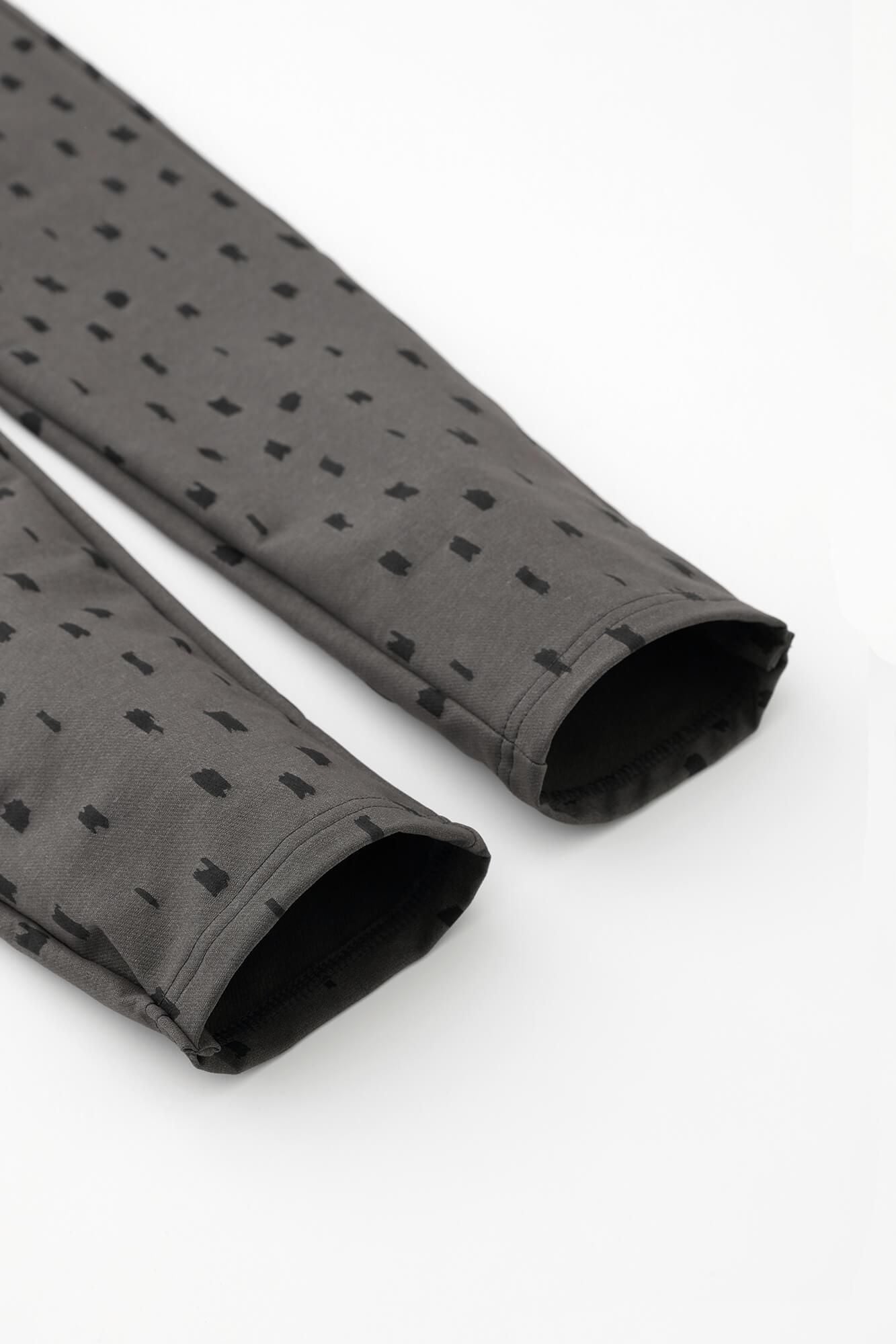 【net Limited】Fine Brushed Hair Twill Weave Slim-type Leggings Pants / Scattered Clouds Lead Color