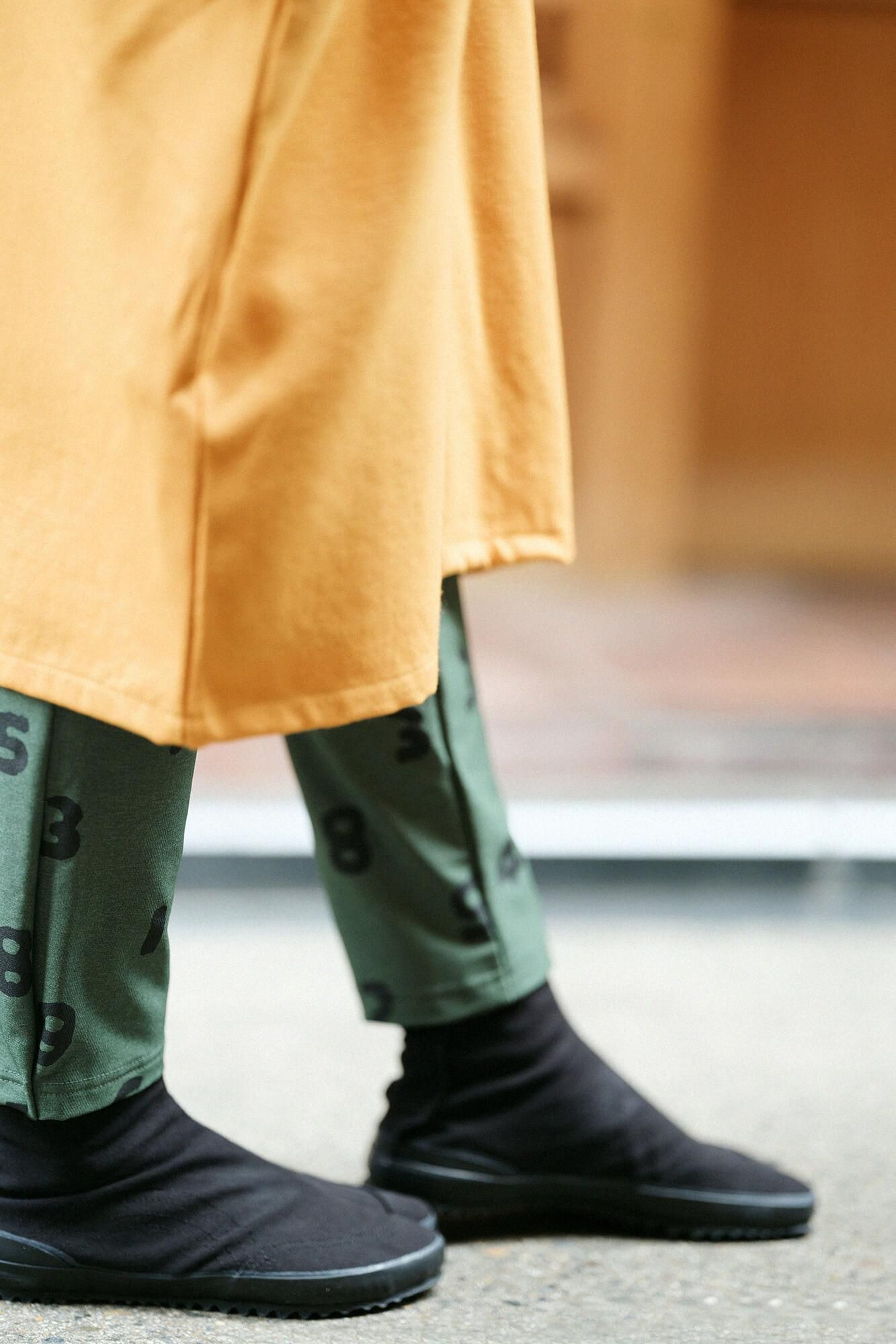 【net限定】細起毛(さざれきもう) 綾編(あやあみ) 細形(ほそなり)えんゆう穿き/SO-SU-U 青柳鼠(あおやなぎねず)