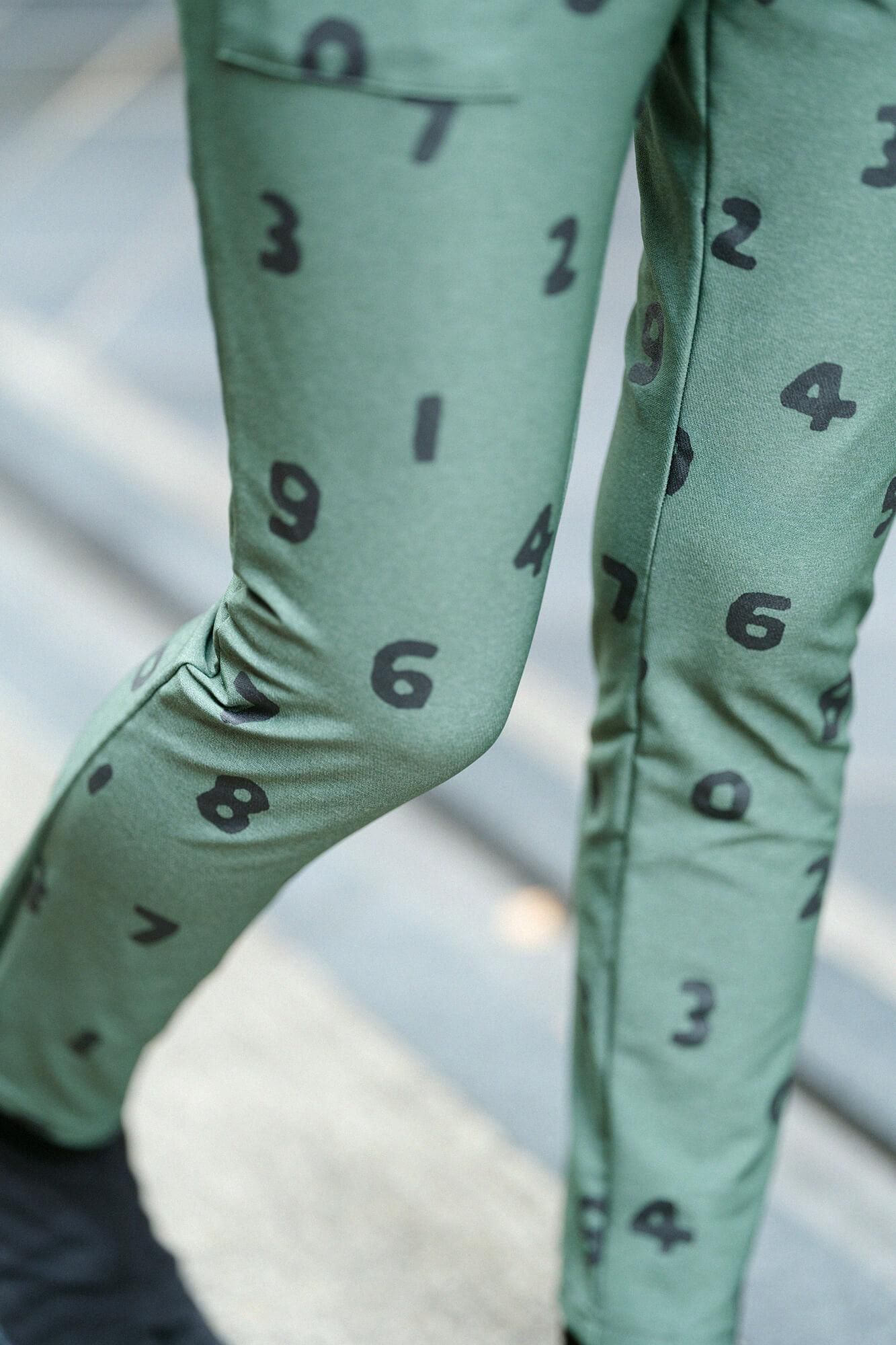 【net限定】細起毛(さざれきもう) 綾編(あやあみ) 細形(ほそなり)えんゆう穿き/SO-SU-U 青柳鼠(あおやなぎねず)