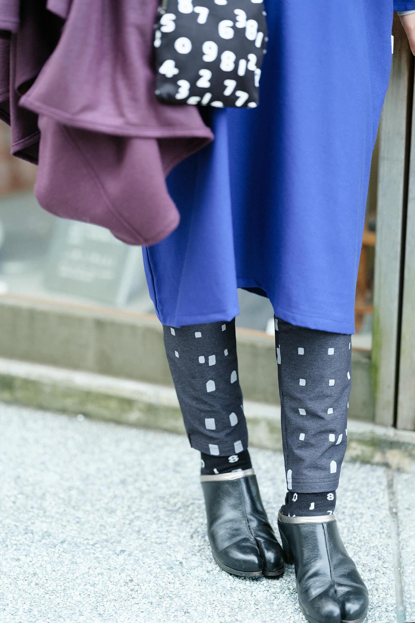 【net Limited】Fine Brushed Hair Twill Weave Slim-type Leggings Pants / Window Dark Grey