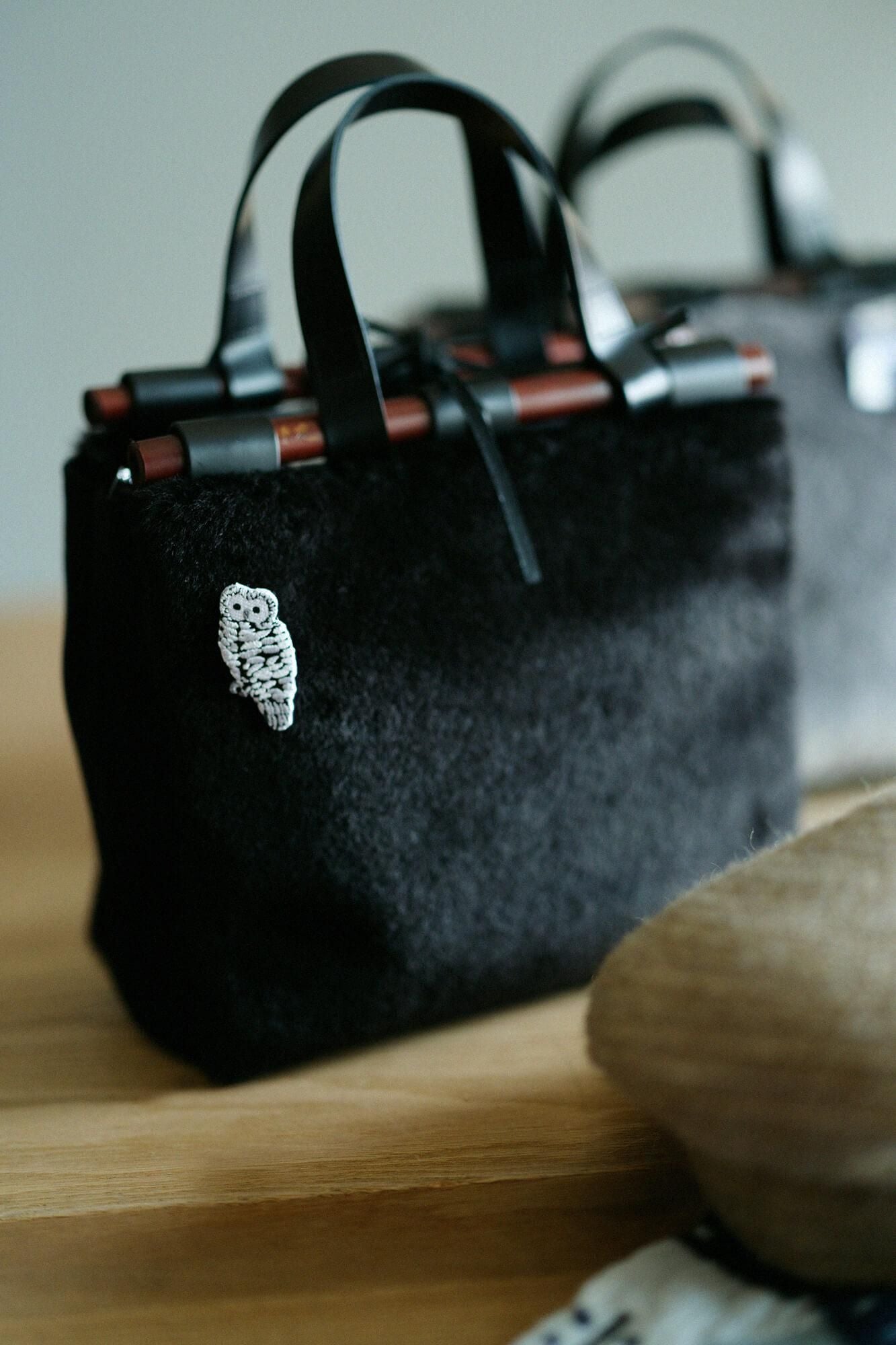 Stickereidekoration/Eule in nasser Farbe