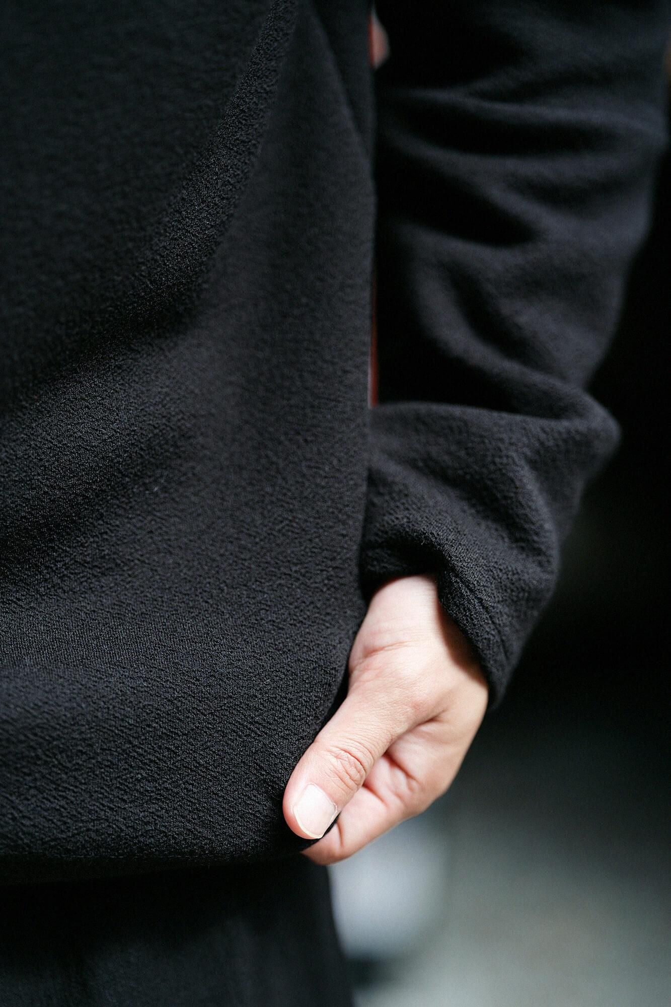 舶來梳毛針織 雙色袖V領貫頭衣/黑色