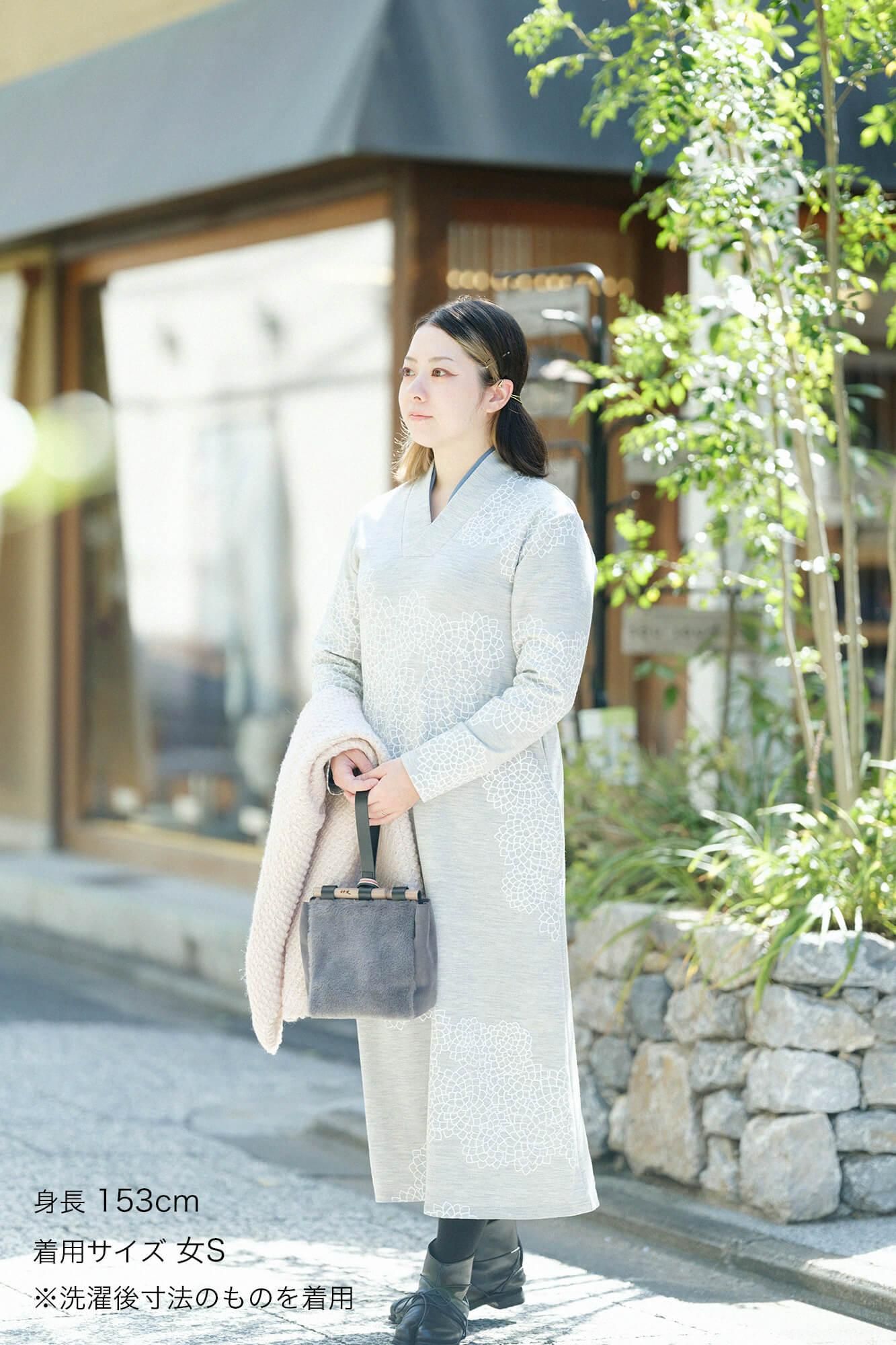 梳毛 雙面編 狹風靡 和服領長版洋裝/雲間菊 淡灰色