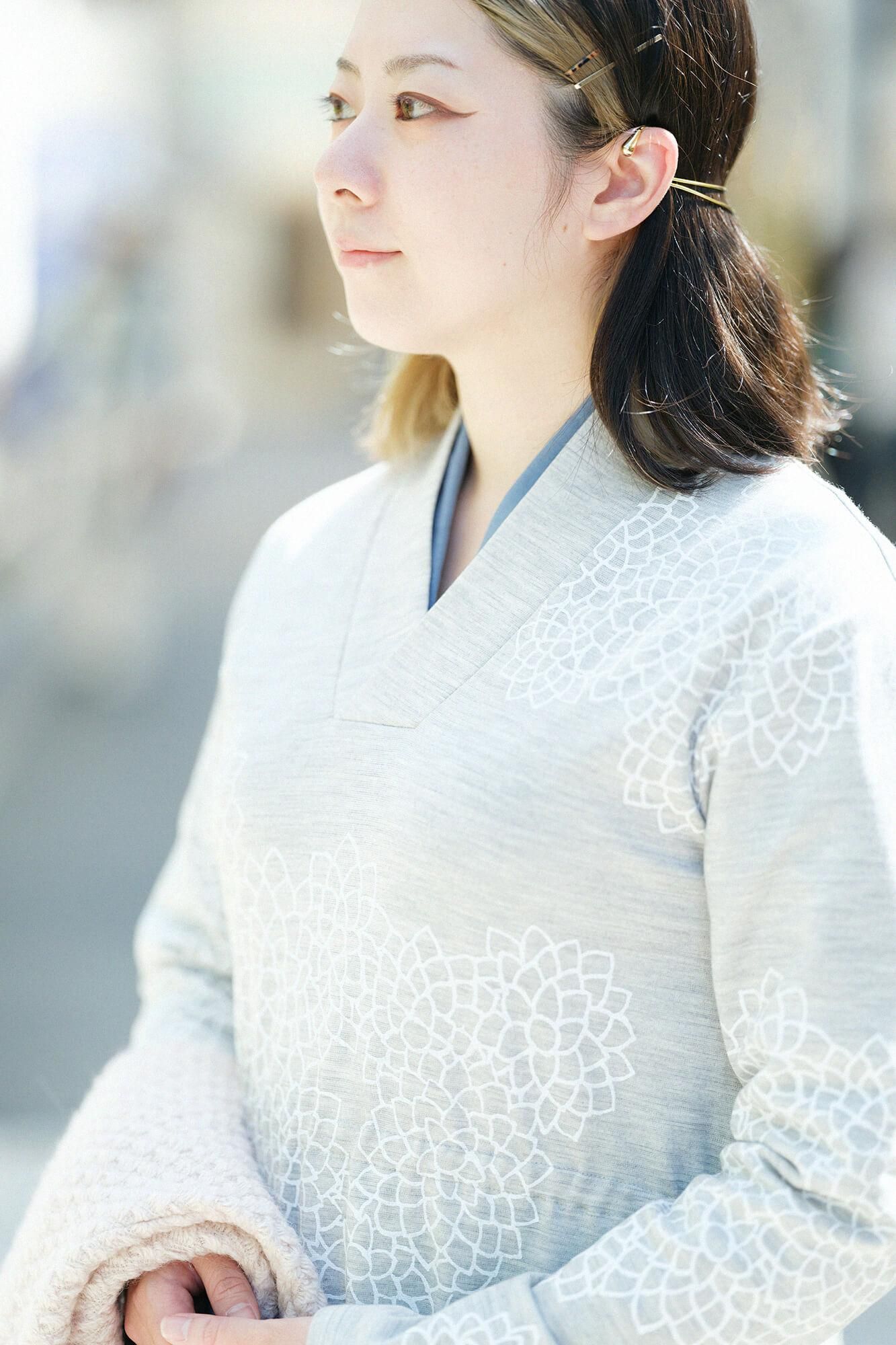 梳毛 雙面編 狹風靡 和服領長版洋裝/雲間菊 淡灰色