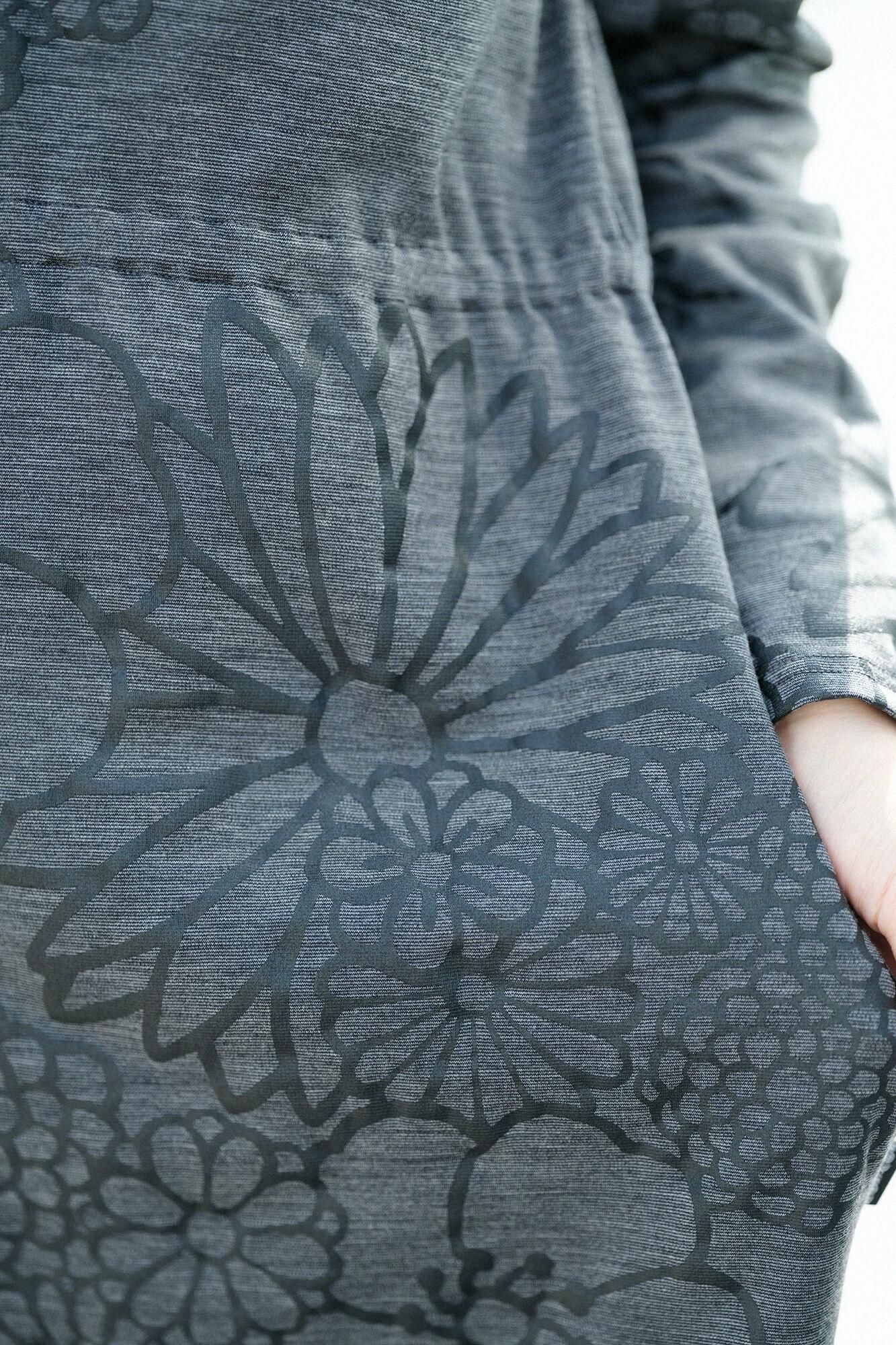 梳毛(そもう) 両面編(りょうめんあみ) 狭風靡(せばふうび) 長衣(ながごろも)/金襴緞子(きんらんどんす) 杢墨(もくずみ)