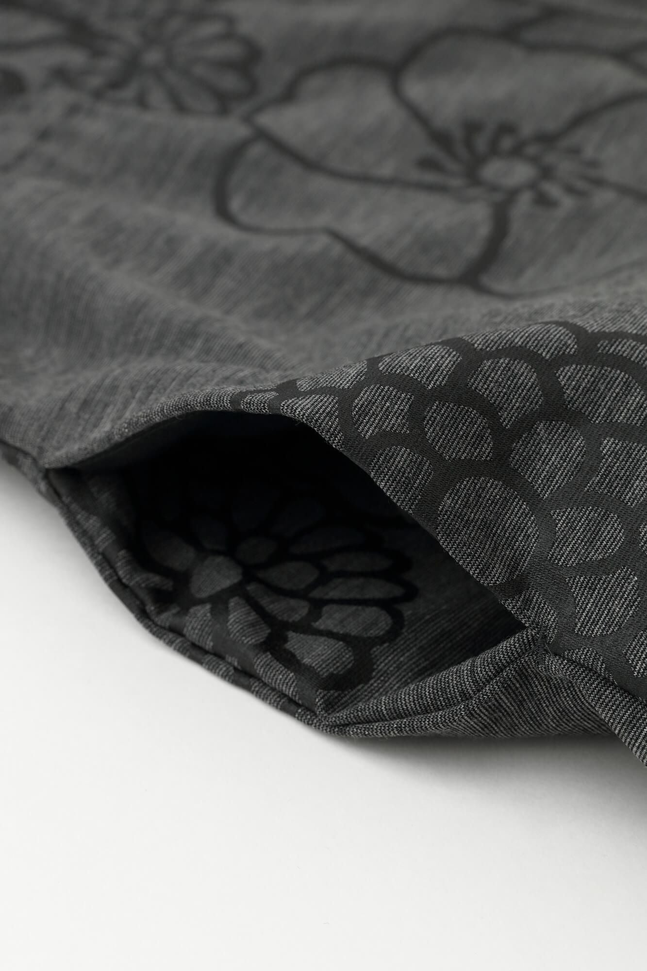 梳毛(そもう) 両面編(りょうめんあみ) 狭風靡(せばふうび) 長衣(ながごろも)/金襴緞子(きんらんどんす) 杢墨(もくずみ)