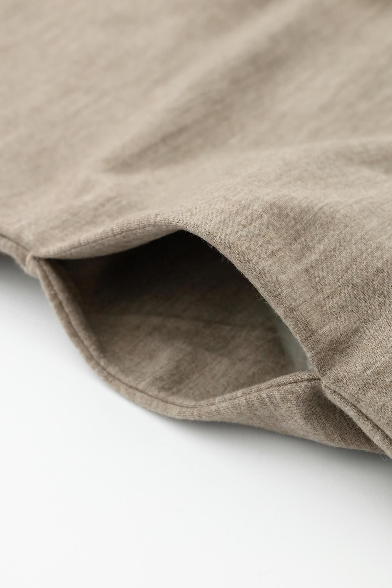 梳毛針織高領圓弧袖長方形洋裝茅色