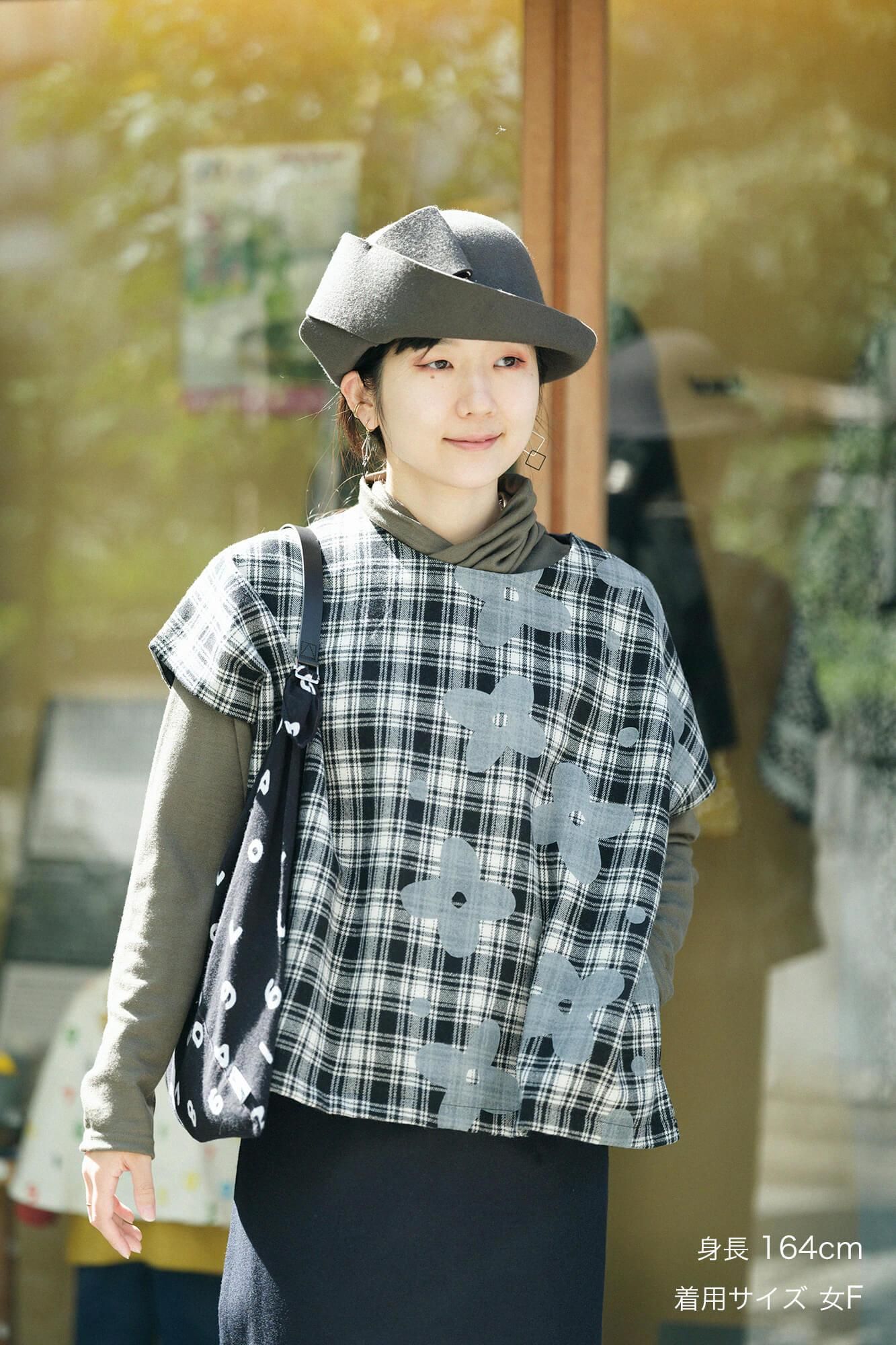 Combed Yarn Lattice Weave Square Top Shoulder Line / Floral Breeze from Mountain and Blank