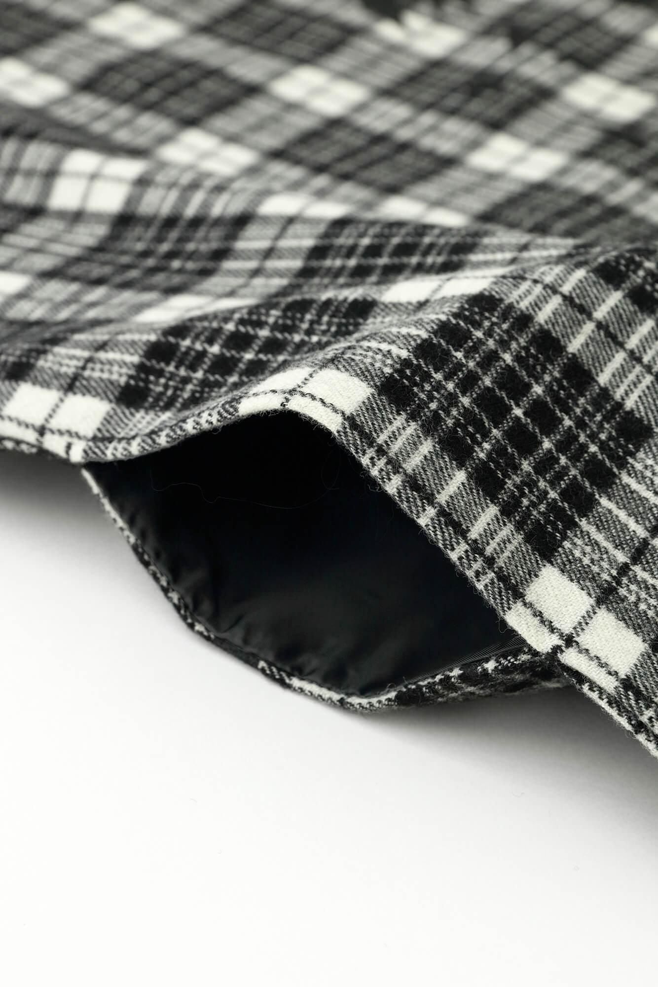 【官網限定】梳毛格紋織方形上衣肩線/落落大方和留白