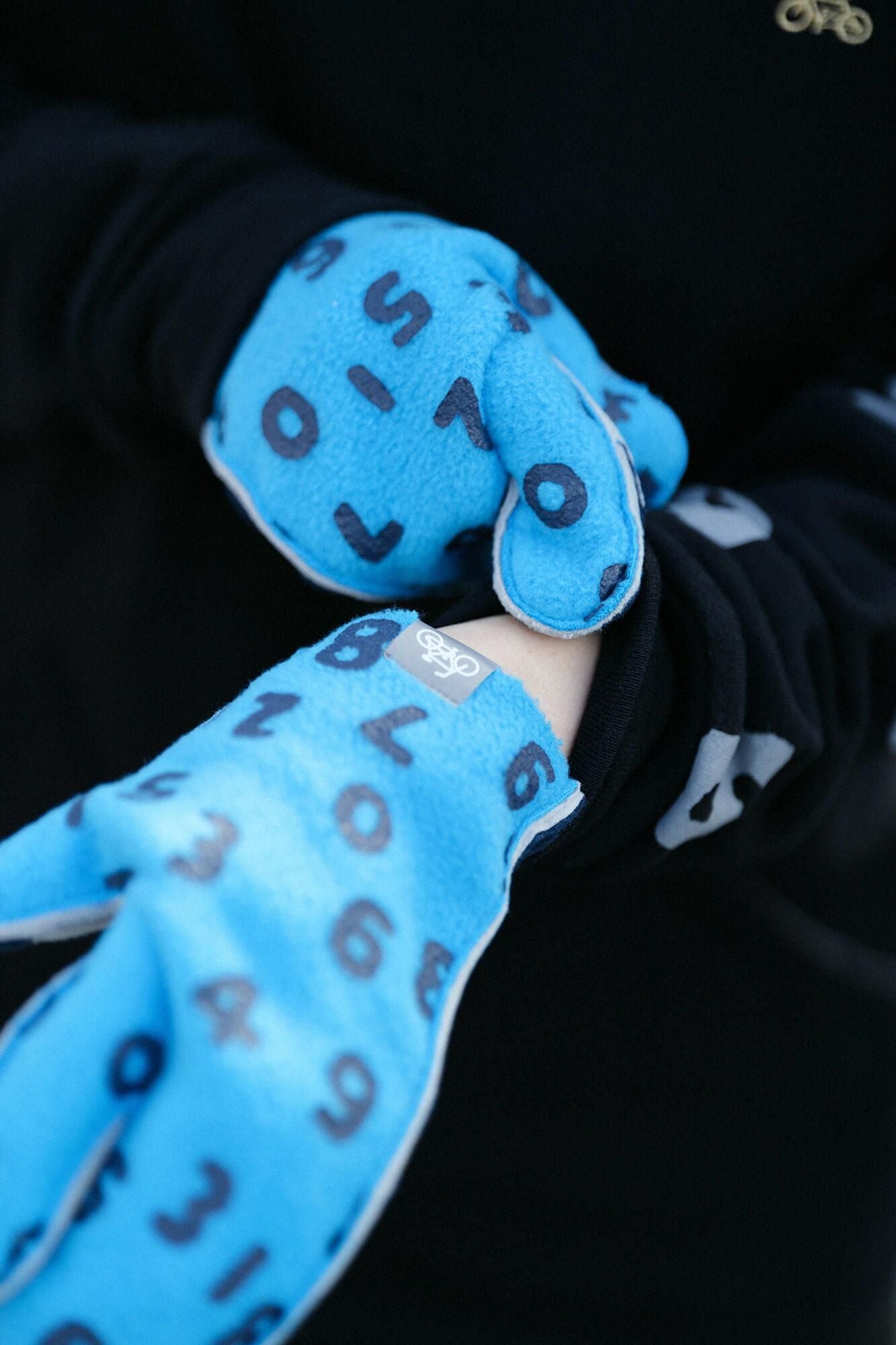 【net限定】あっちグローブ touch/SO-SU-U昆(こん) 上下(しょうか) 露草色(つゆくさいろ)