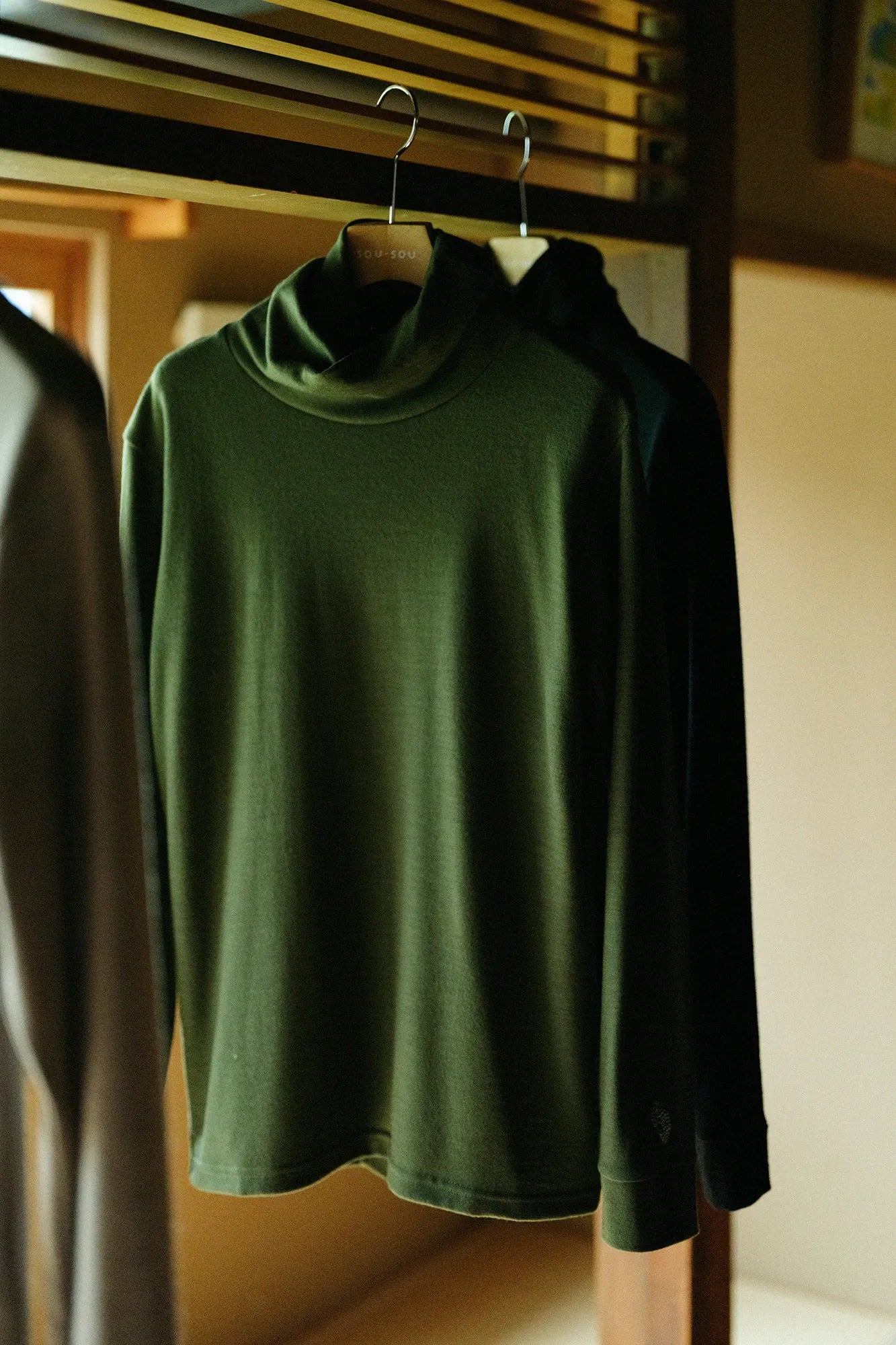 【預購】平針織 可洗羊毛 造型高領L/S長版上衣/橄欖綠(※預計於12月9日左右發貨)