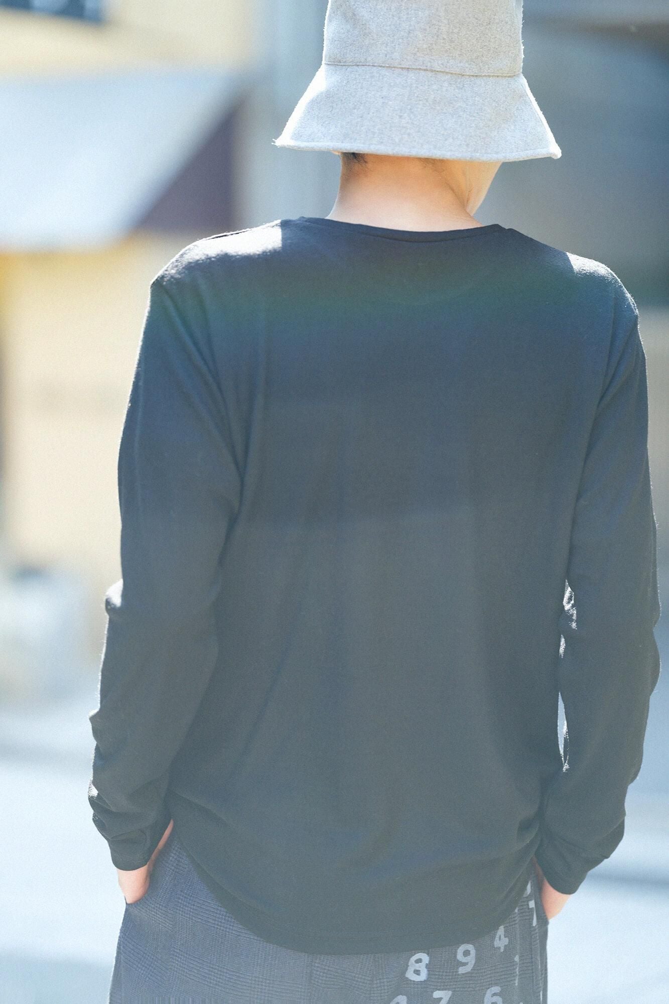 ウォッシャブルウール天竺 長袖ポケットTシャツ/濡羽色(ぬればいろ)