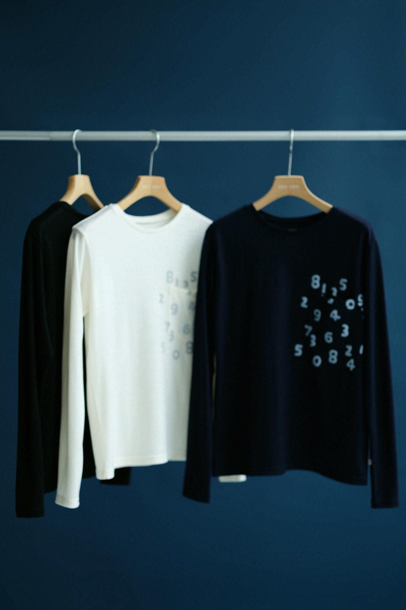 ウォッシャブルウール天竺 長袖ポケットTシャツ/濡羽色(ぬればいろ)