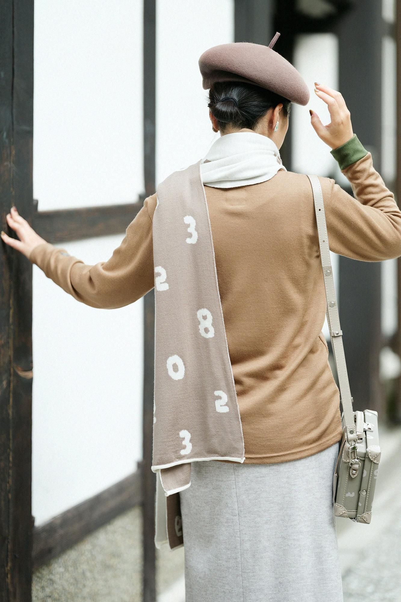 スーパー140'sジャカード マフラー/SO-SU-U 生白(きじろ)