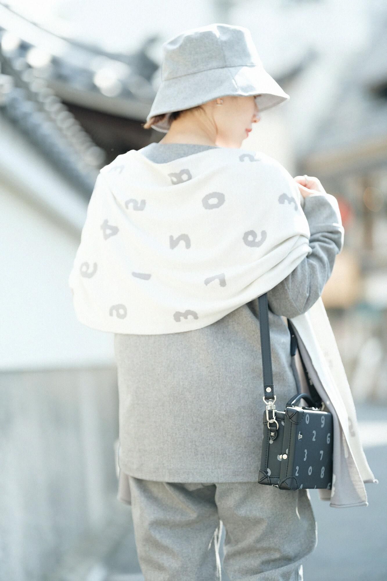 Super 140's Jacquard Muffler / SO-SU-U Grey