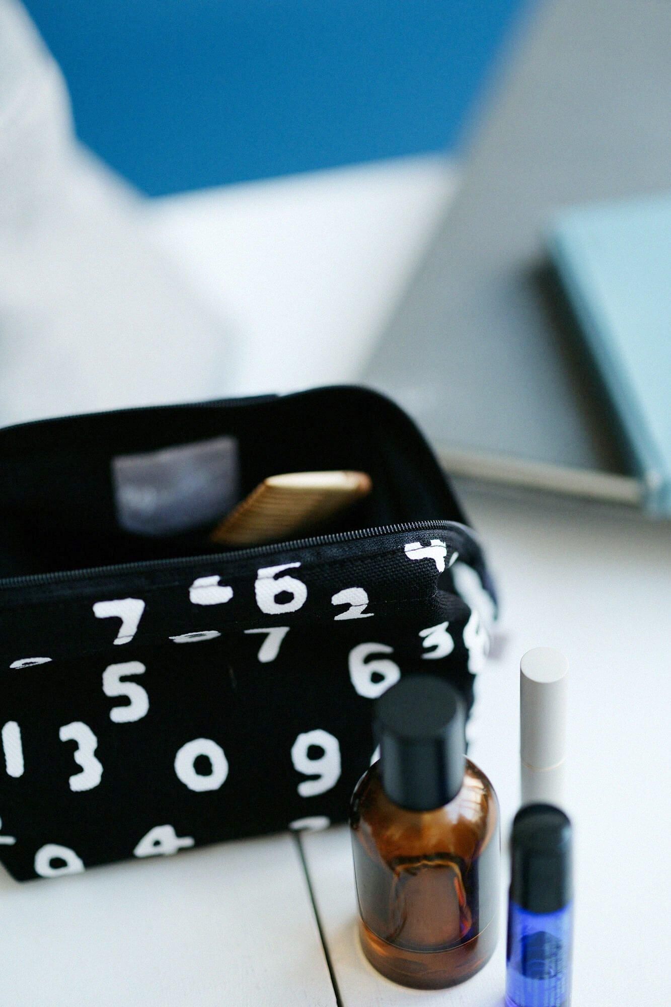 がまポーチ/SO-SU-U昆(こん) 濡羽色(ぬればいろ)